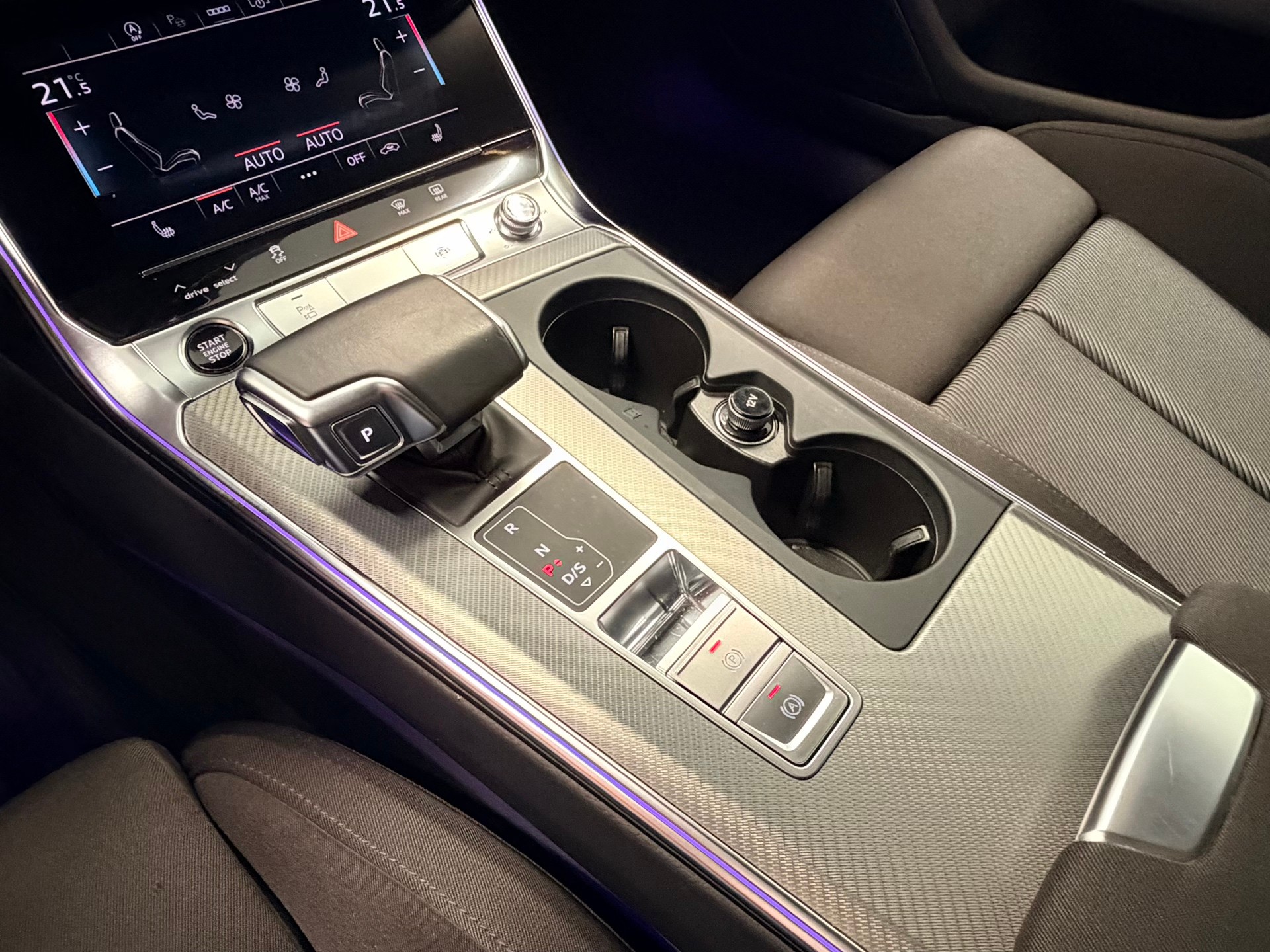 AUDI A6 Avant 45 TFSI Sport S-tronic quattro-image-25