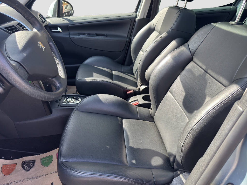 PEUGEOT 207 SW 1.6 16V Allure-image-8