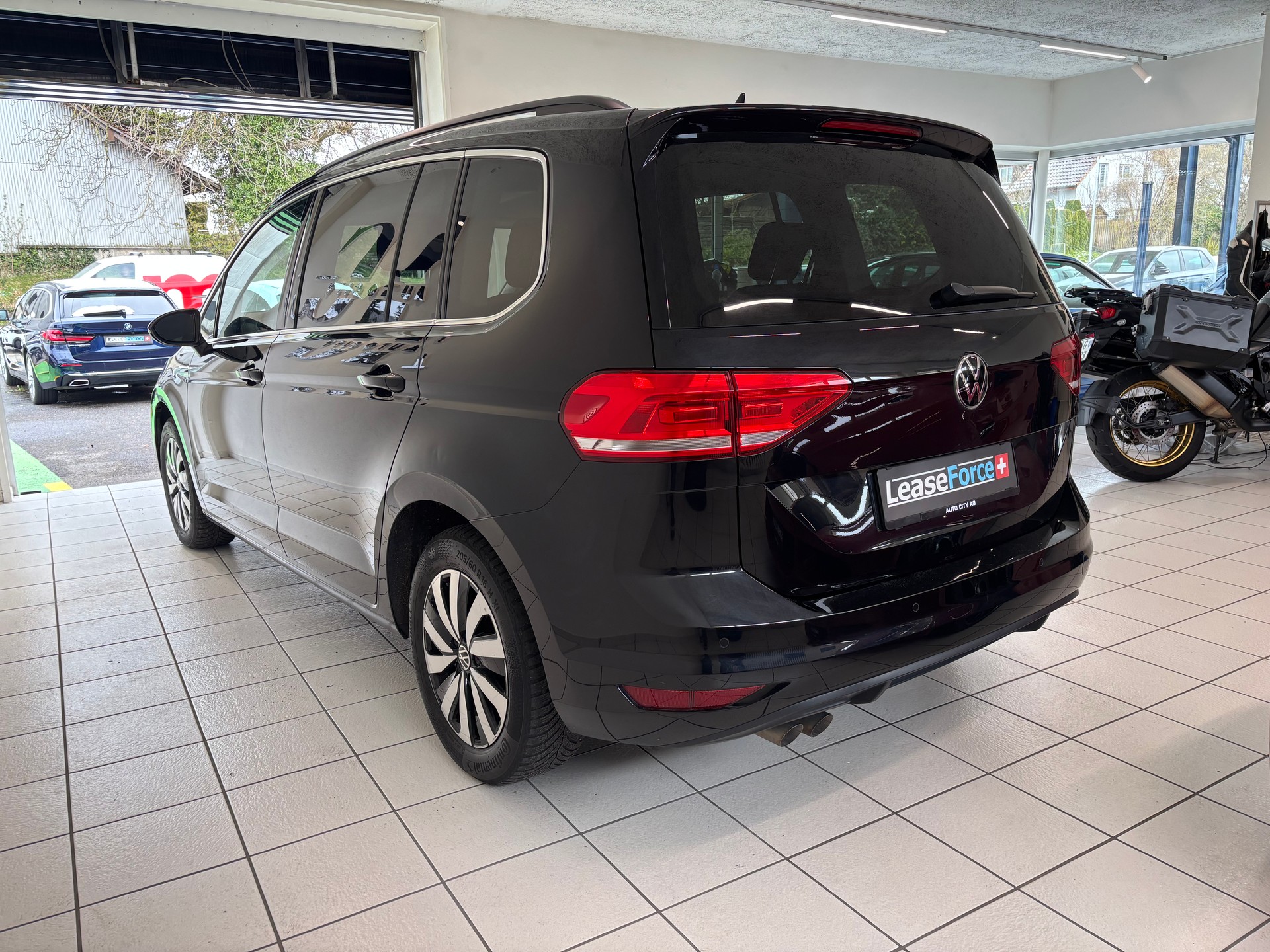VW Touran 2.0 TDI BlueMotion Technology Comfortline DSG-image-2
