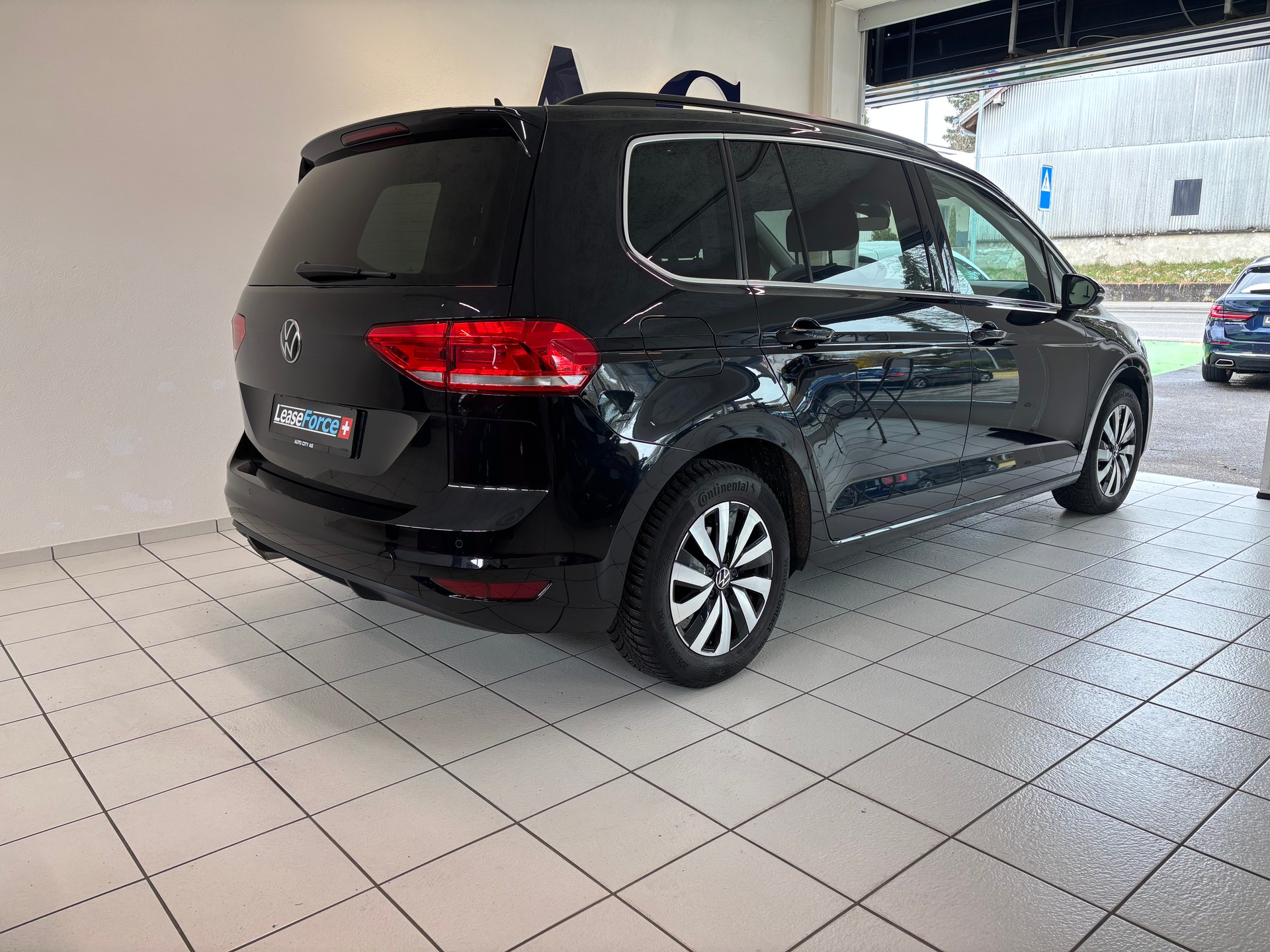 VW Touran 2.0 TDI BlueMotion Technology Comfortline DSG-image-1