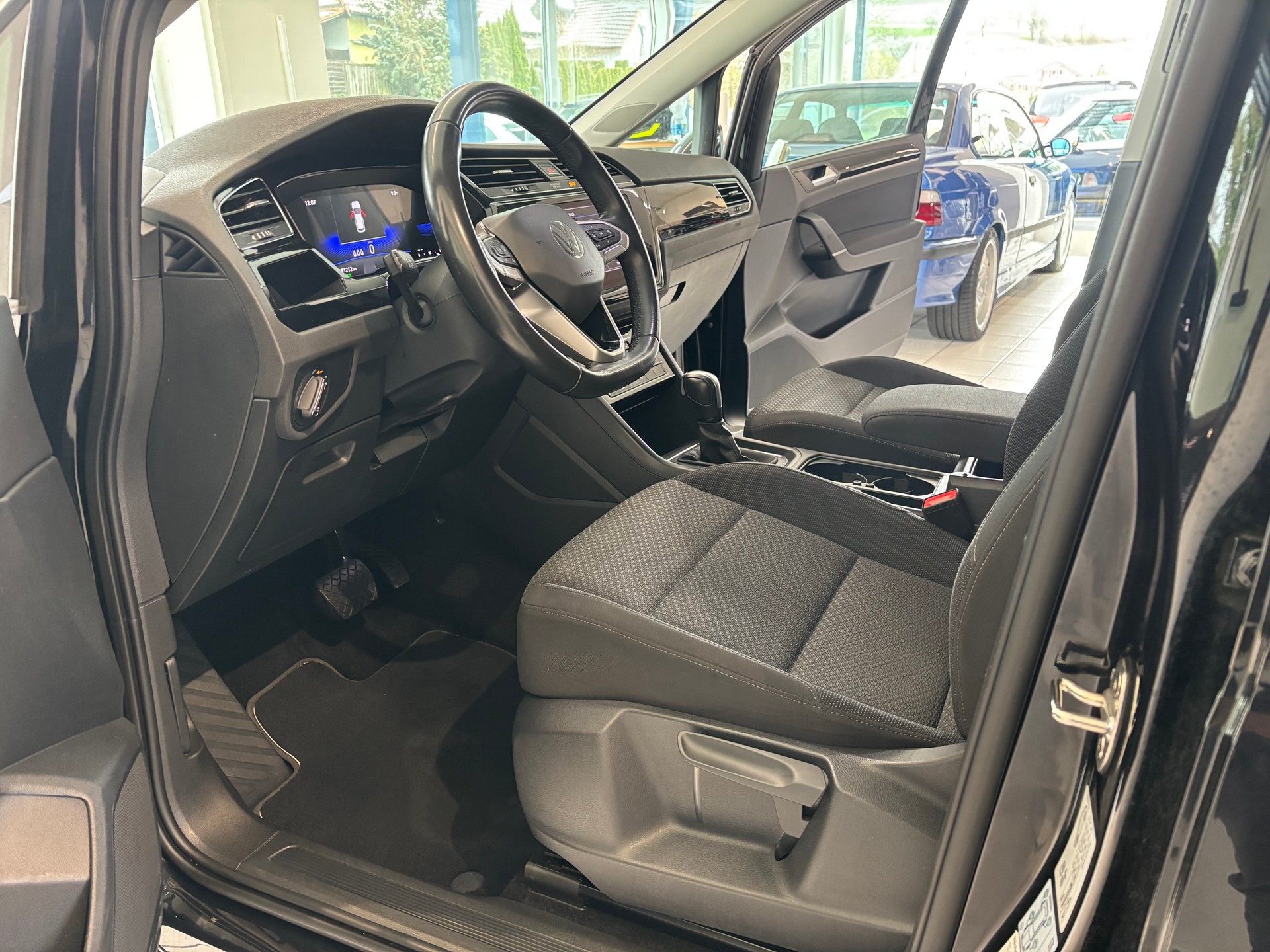 VW Touran 2.0 TDI BlueMotion Technology Comfortline DSG-image-8