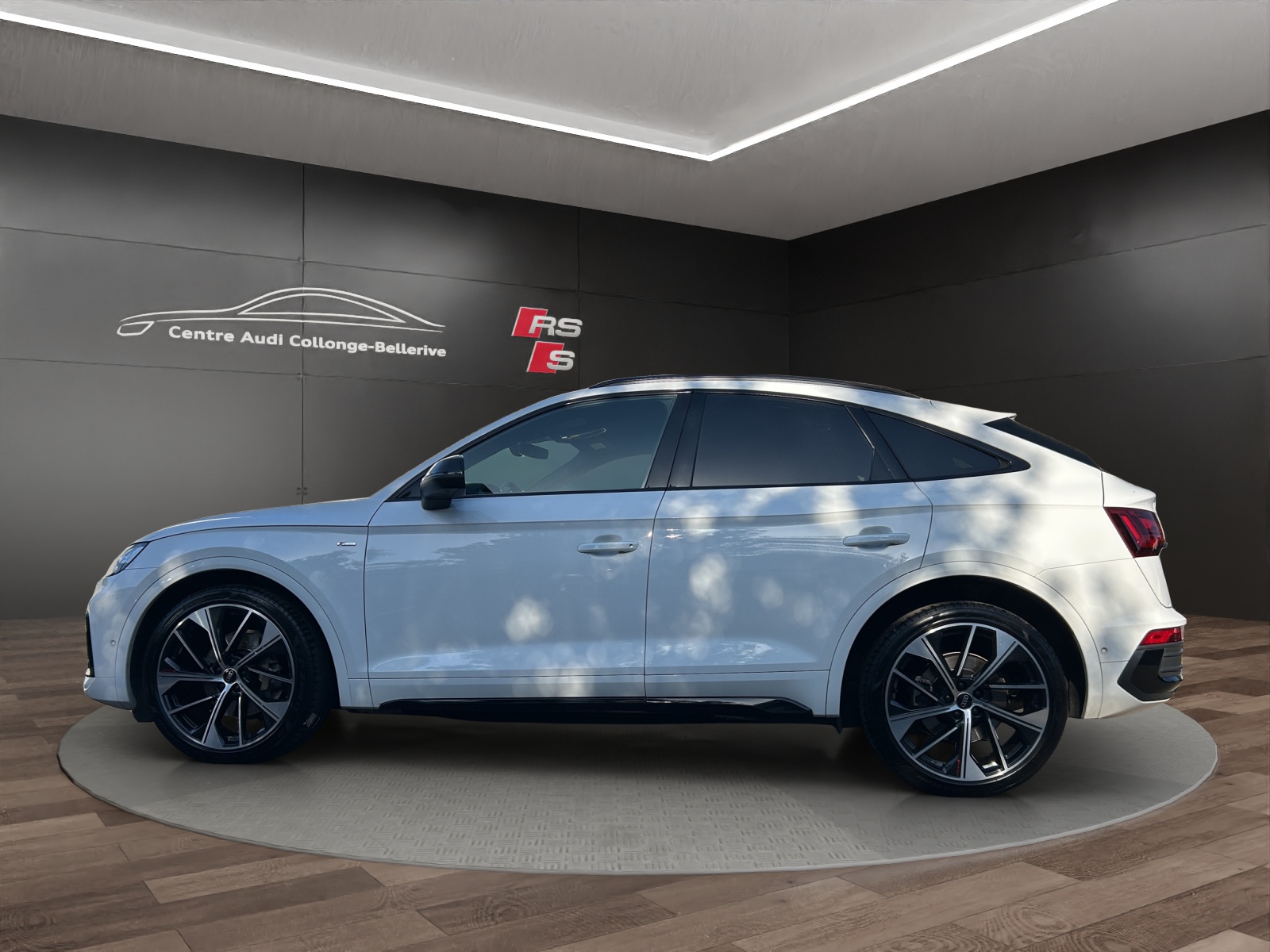 AUDI Q5 Sportback 40 TDI Blackedition quattro S-tronic-image-1