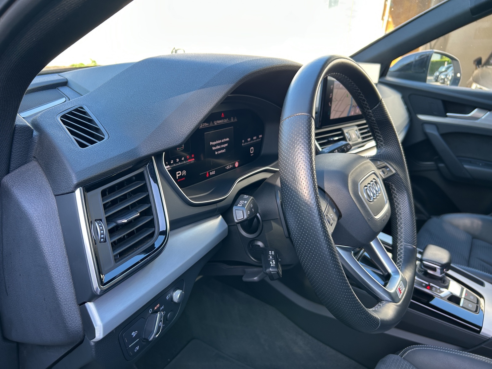 AUDI Q5 Sportback 40 TDI Blackedition quattro S-tronic-image-15
