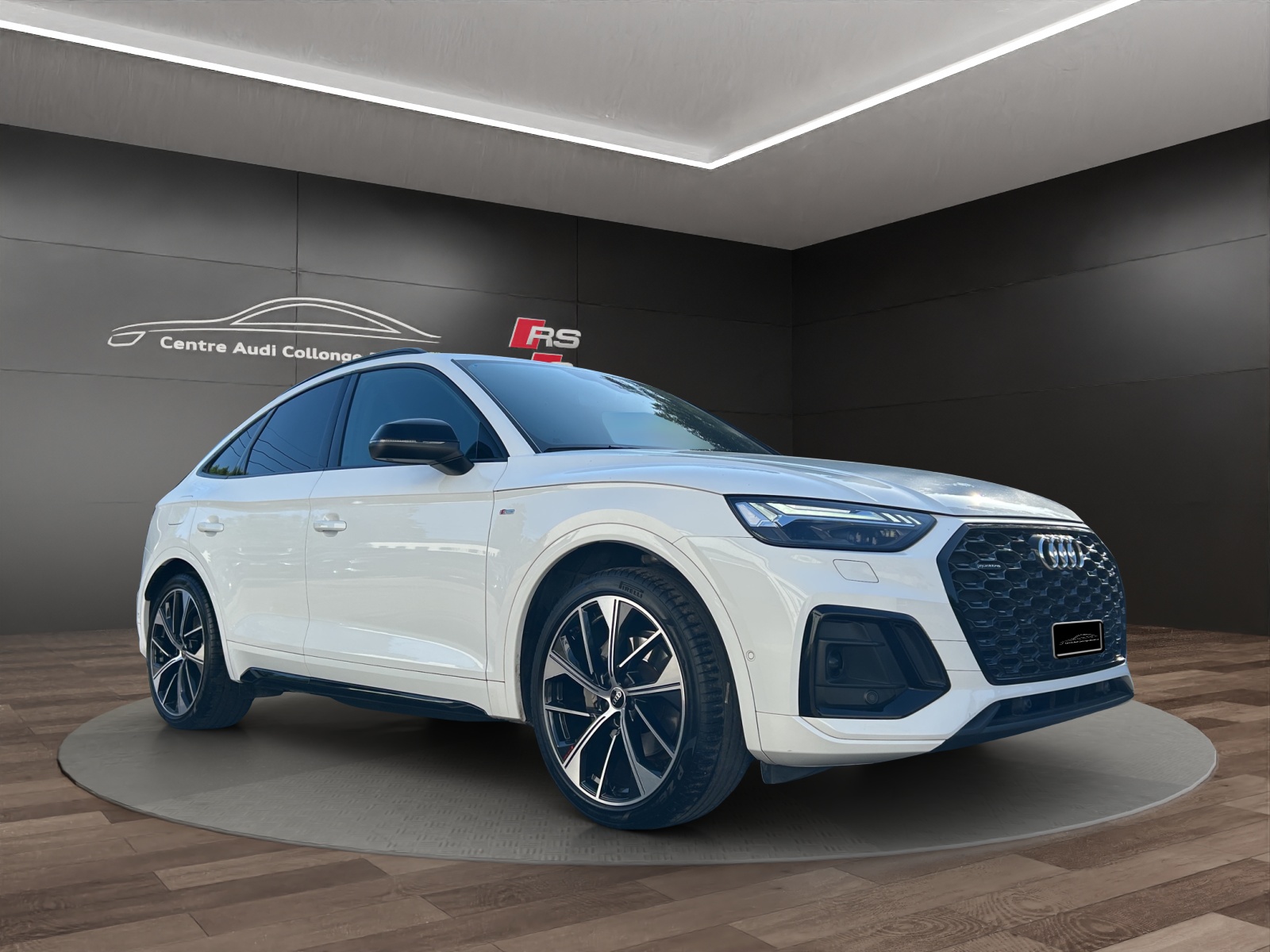 AUDI Q5 Sportback 40 TDI Blackedition quattro S-tronic-image-7