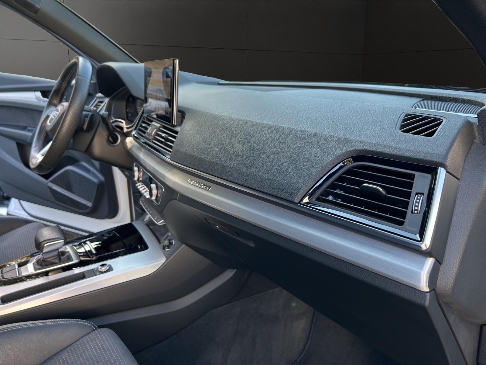 AUDI Q5 Sportback 40 TDI Blackedition quattro S-tronic-image-16