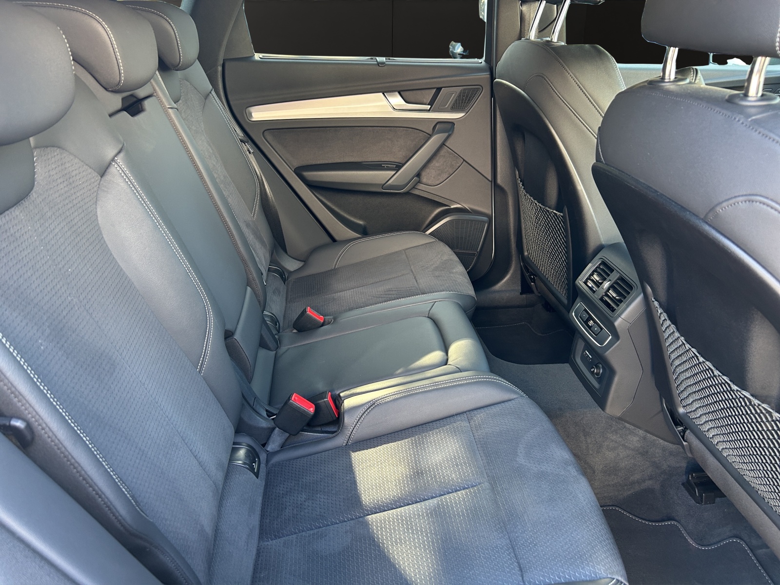 AUDI Q5 Sportback 40 TDI Blackedition quattro S-tronic-image-11