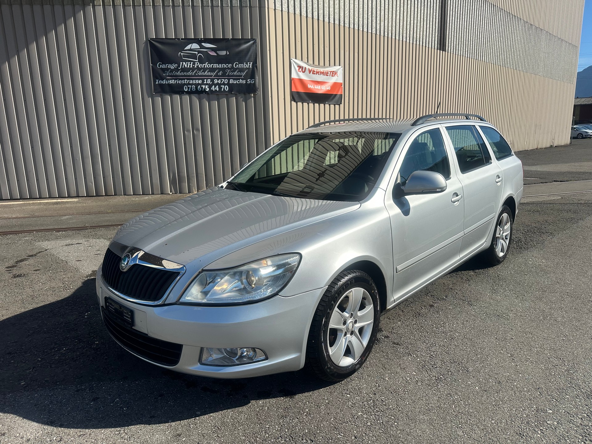 SKODA Octavia Combi 2.0 TDI Swiss Adventure 4x4 DSG-image-2