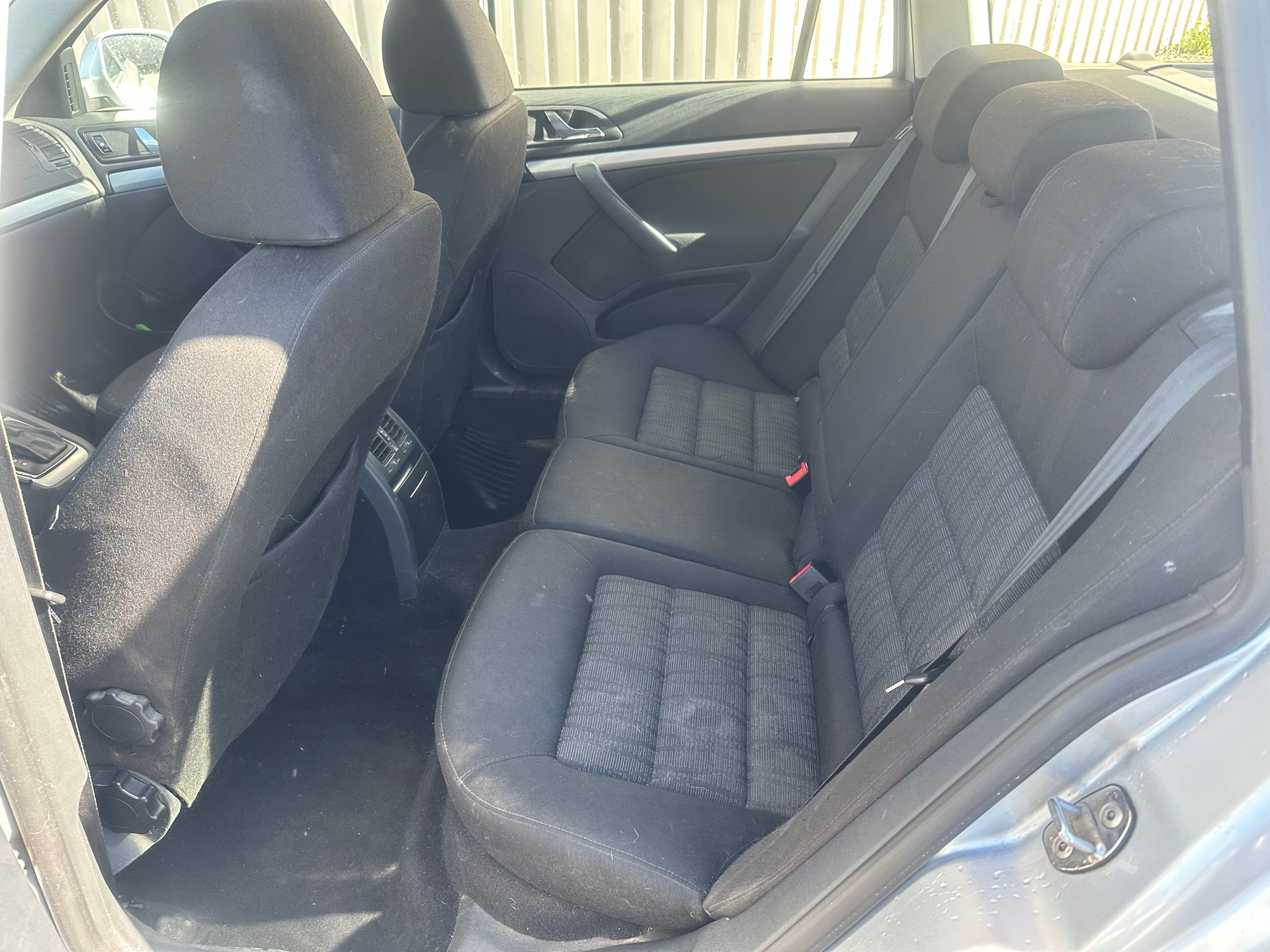 SKODA Octavia Combi 2.0 TDI Swiss Adventure 4x4 DSG-image-11