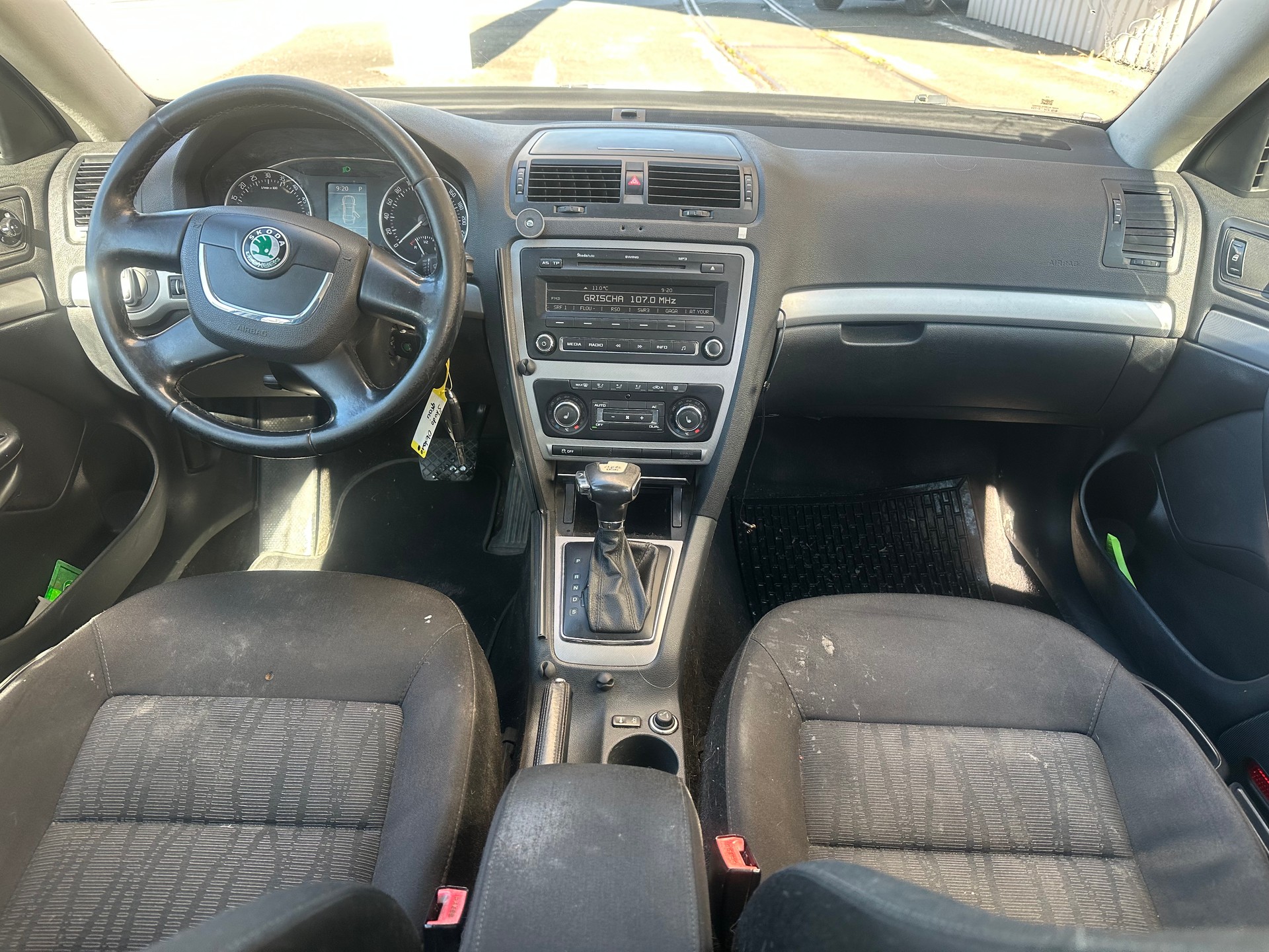 SKODA Octavia Combi 2.0 TDI Swiss Adventure 4x4 DSG-image-9