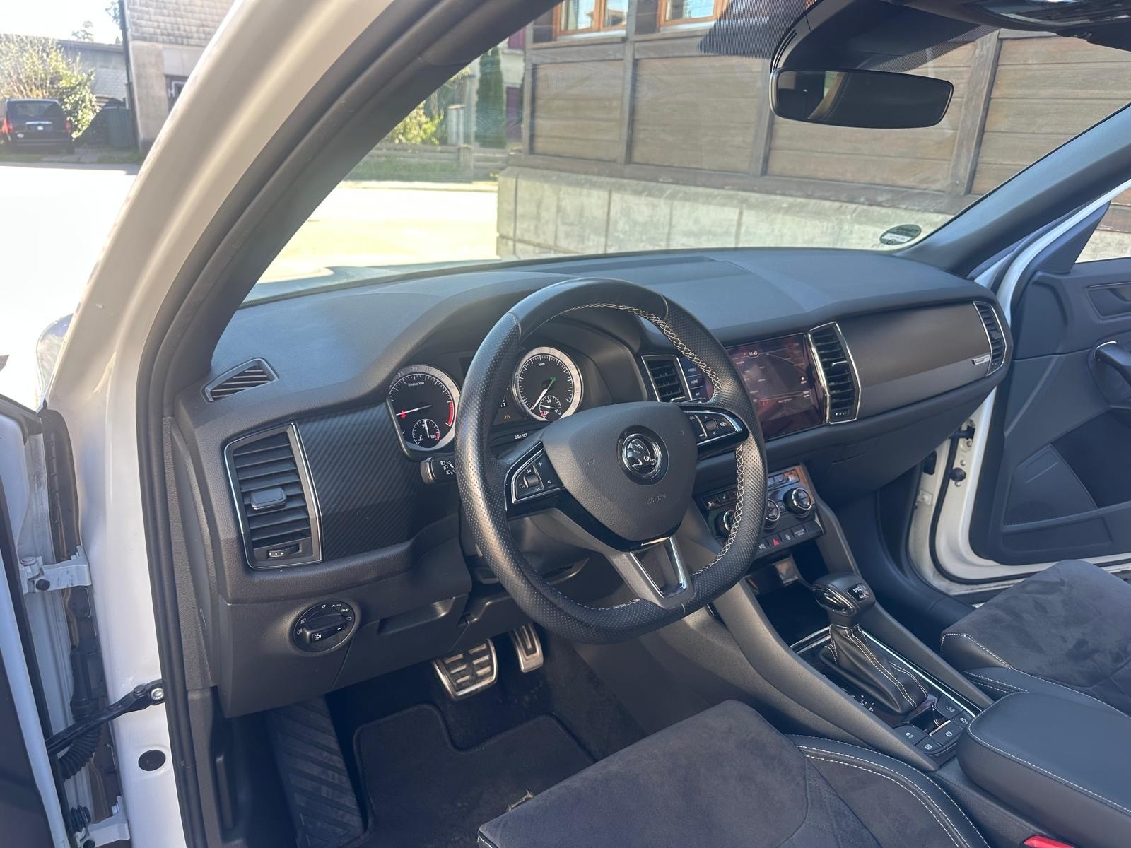 SKODA Kodiaq 2.0 TDI CR Sport Line 4x4 DSG-image-8