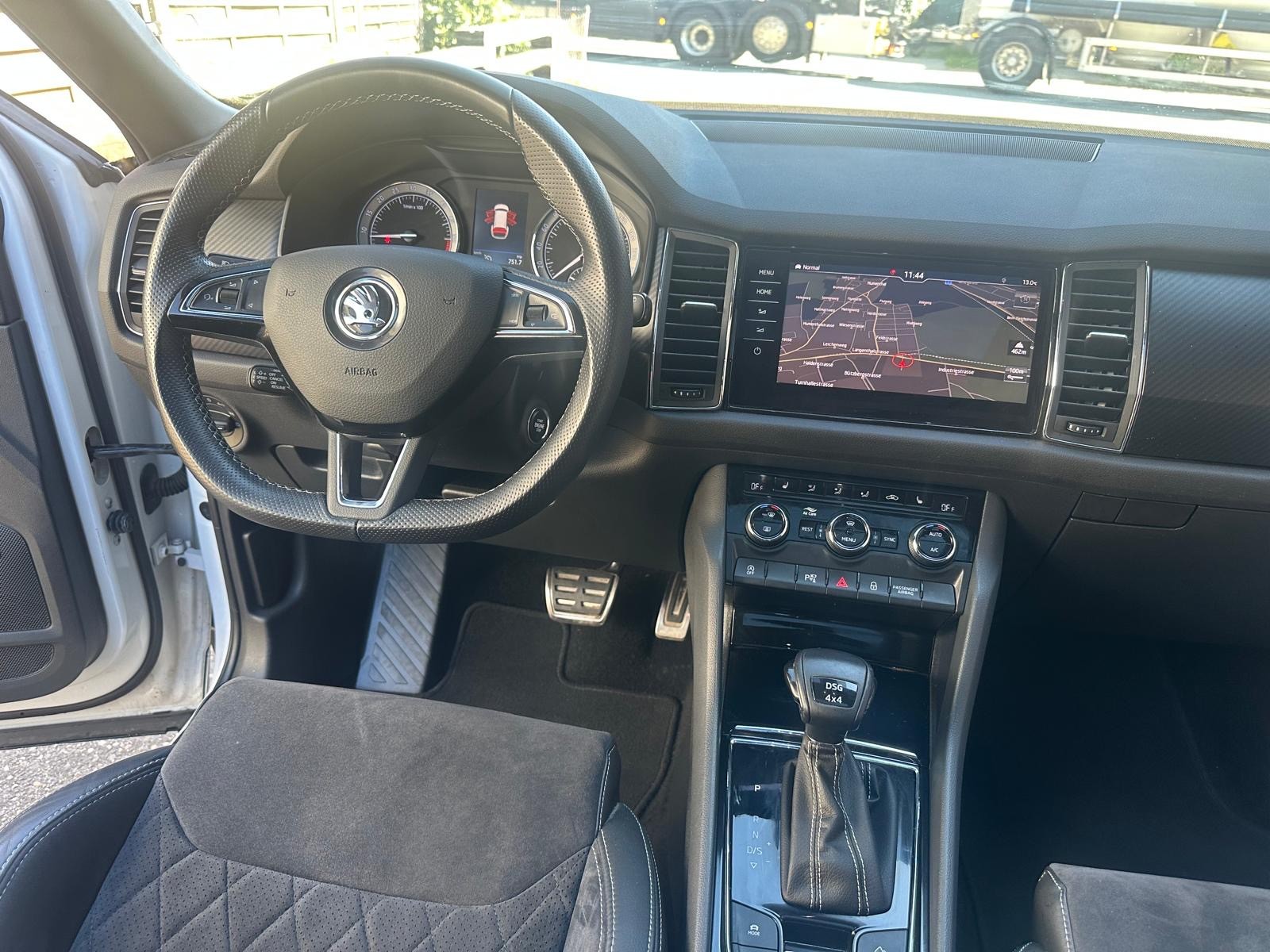 SKODA Kodiaq 2.0 TDI CR Sport Line 4x4 DSG-image-7