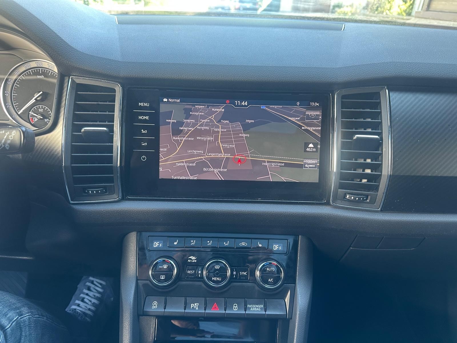 SKODA Kodiaq 2.0 TDI CR Sport Line 4x4 DSG-image-13