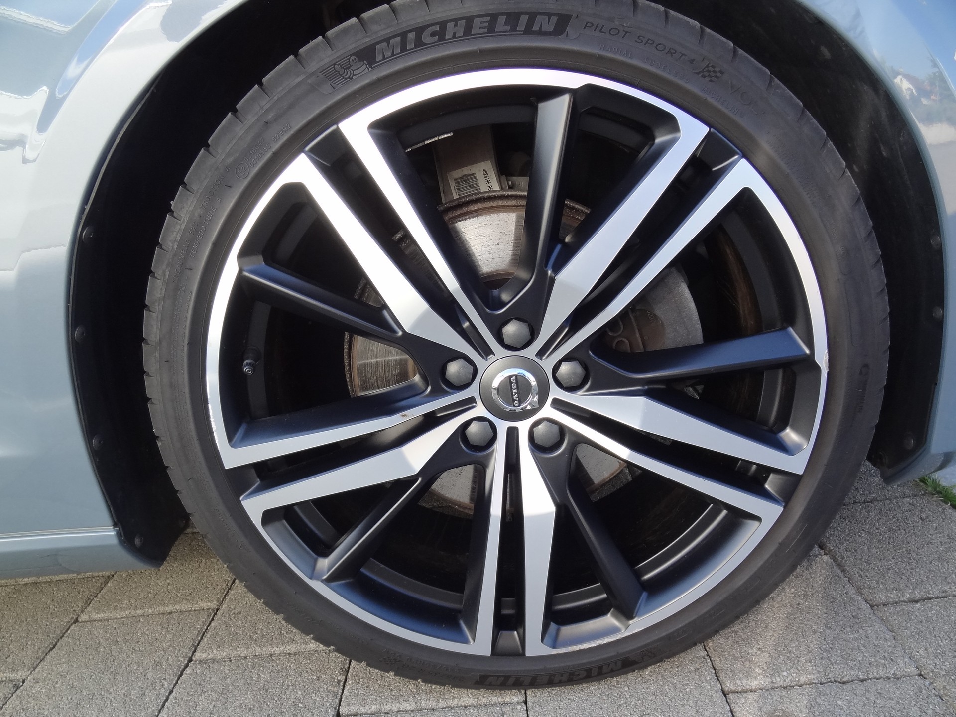 VOLVO V60 B4 Diesel Mild Hybrid *Plus Dark* Geartronic-image-19