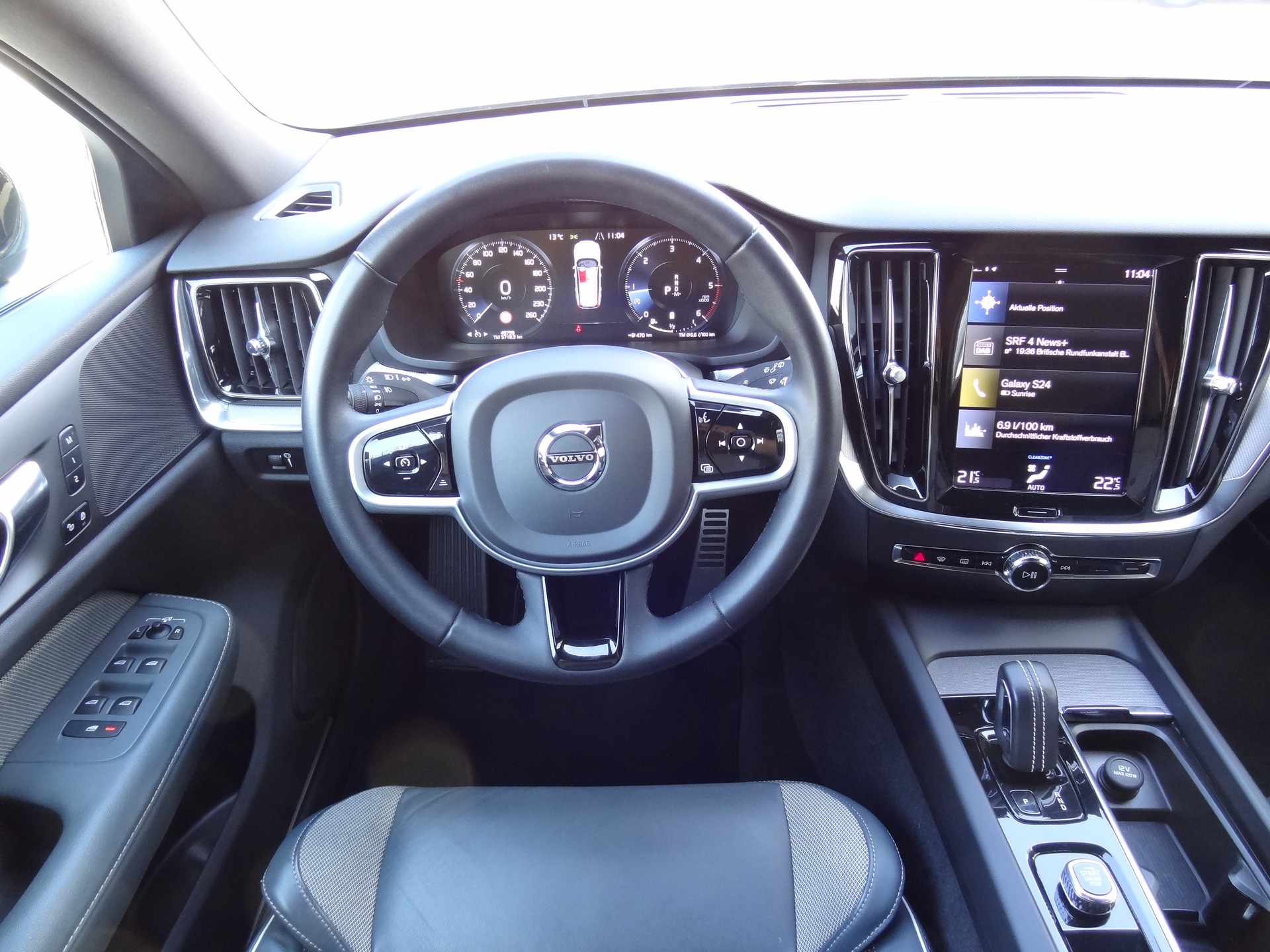 VOLVO V60 B4 Diesel Mild Hybrid *Plus Dark* Geartronic-image-11