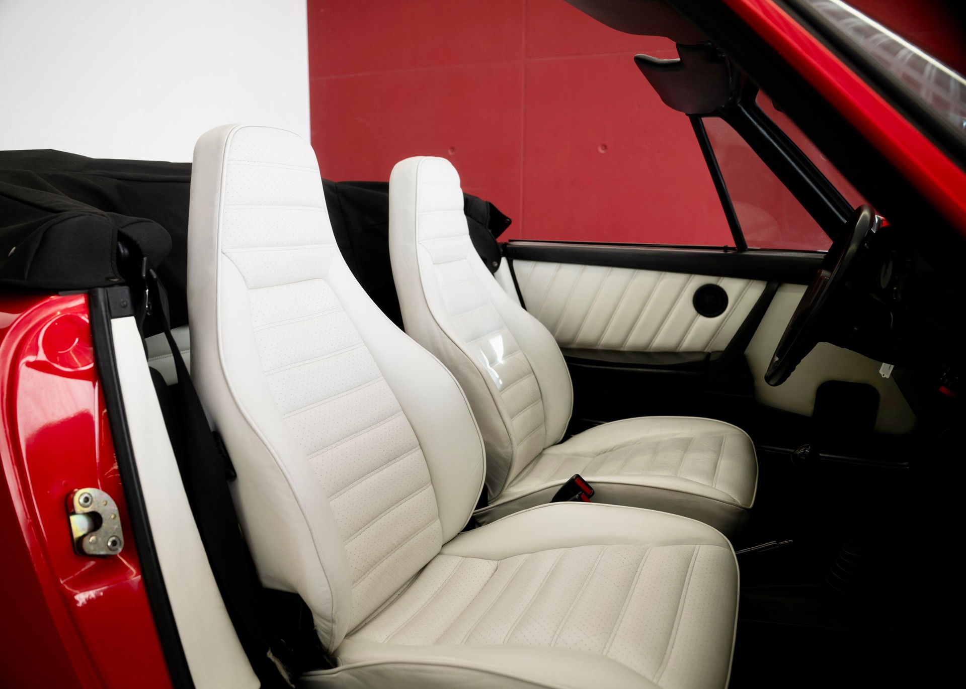 PORSCHE 911 SC Cabrio (Mint condition, Matching Number, 1st hand, 1st paint)-image-24