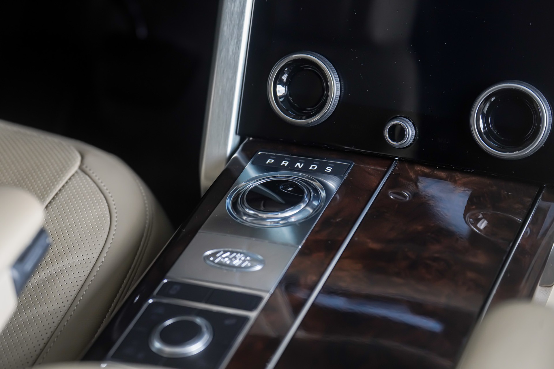 LAND ROVER Range Rover LWB 3.0 SDV6 Vogue Automatic-image-23