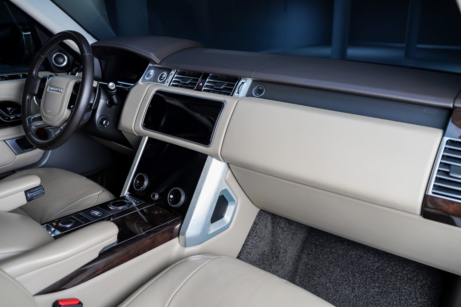 LAND ROVER Range Rover LWB 3.0 SDV6 Vogue Automatic-image-19