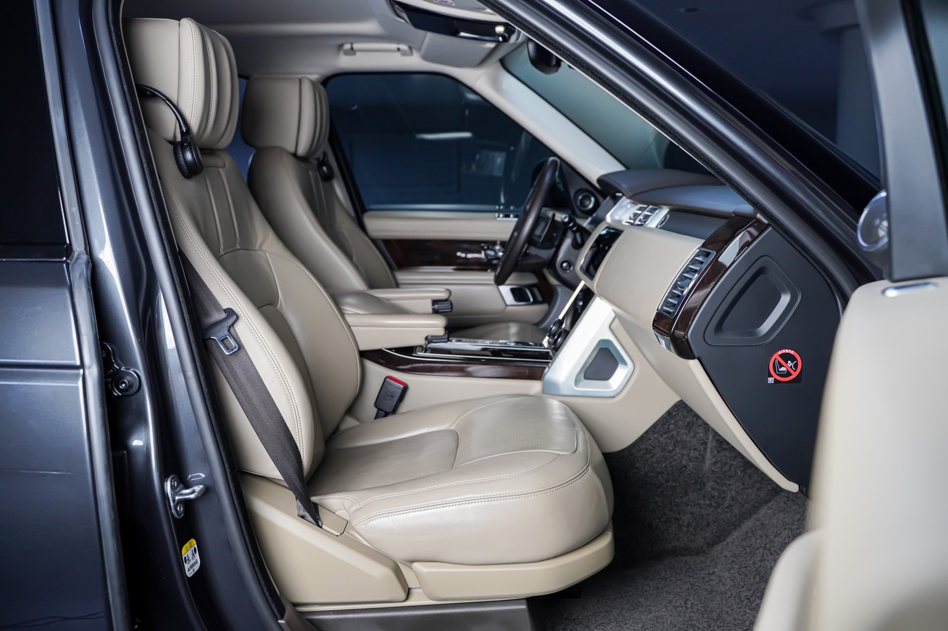 LAND ROVER Range Rover LWB 3.0 SDV6 Vogue Automatic-image-18