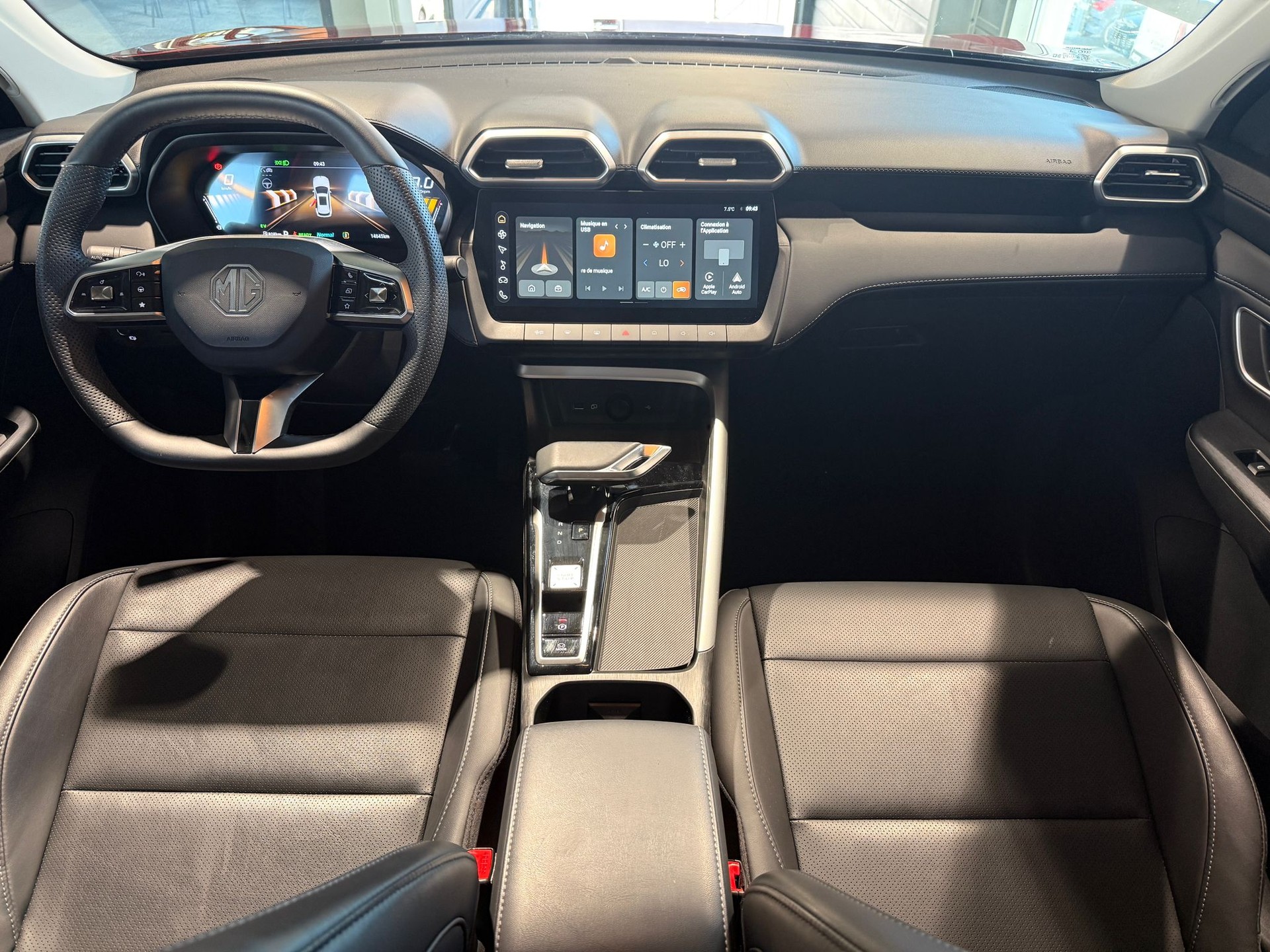 MG ZS 1.5 HEV Luxury-image-9