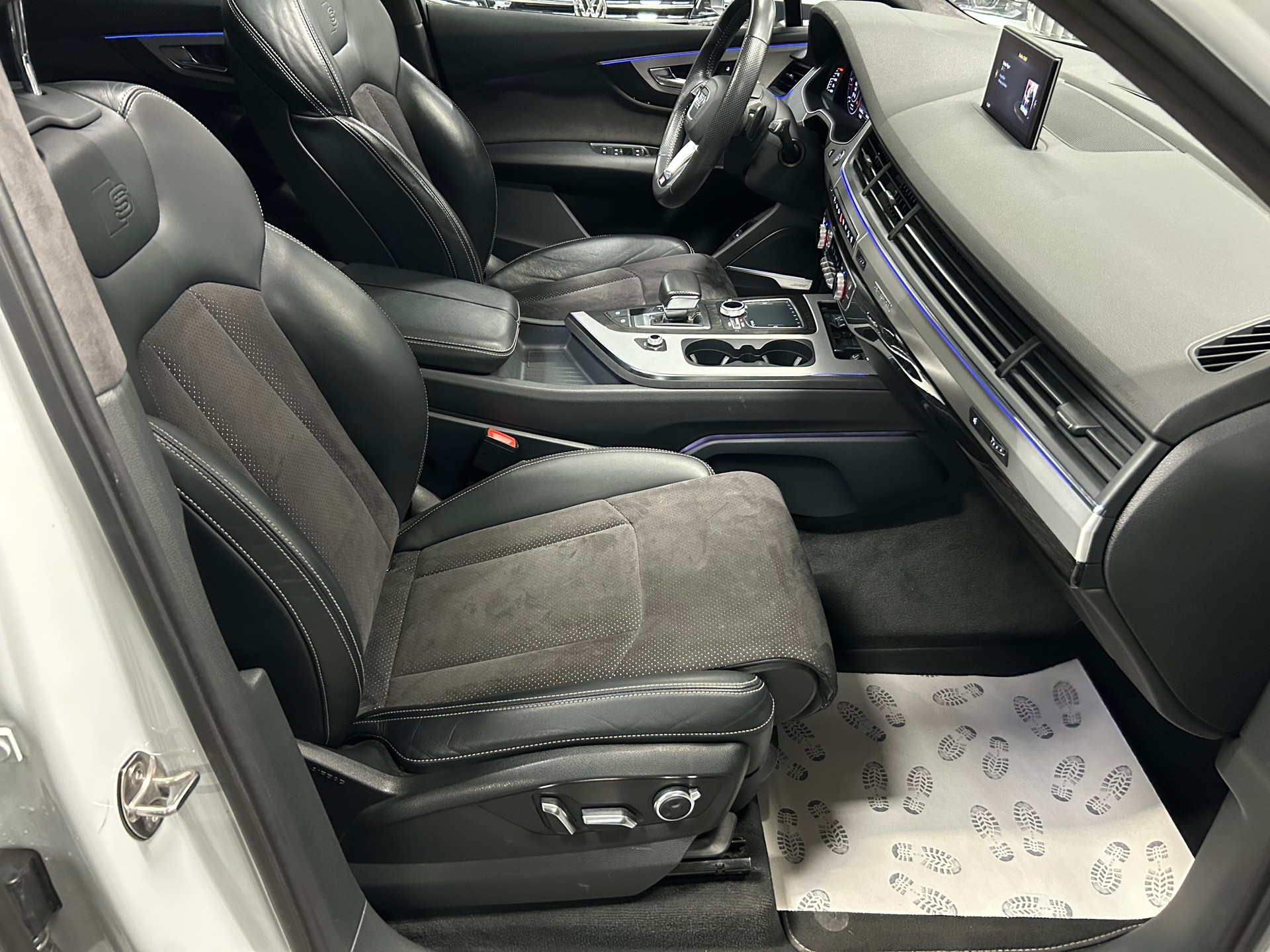 AUDI Q7 3.0 TDI S-LINE tiptronic 7 Sitze-image-20