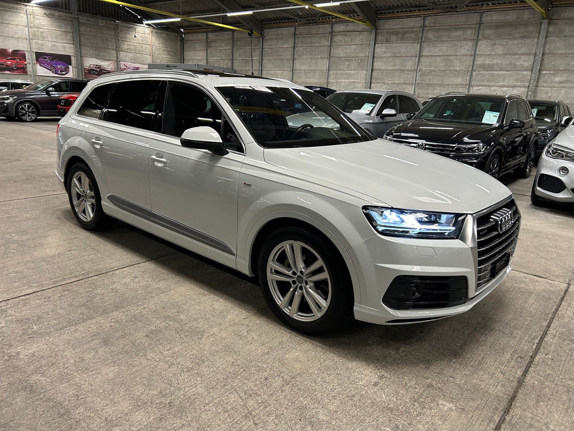 AUDI Q7 3.0 TDI S-LINE tiptronic 7 Sitze-image-1