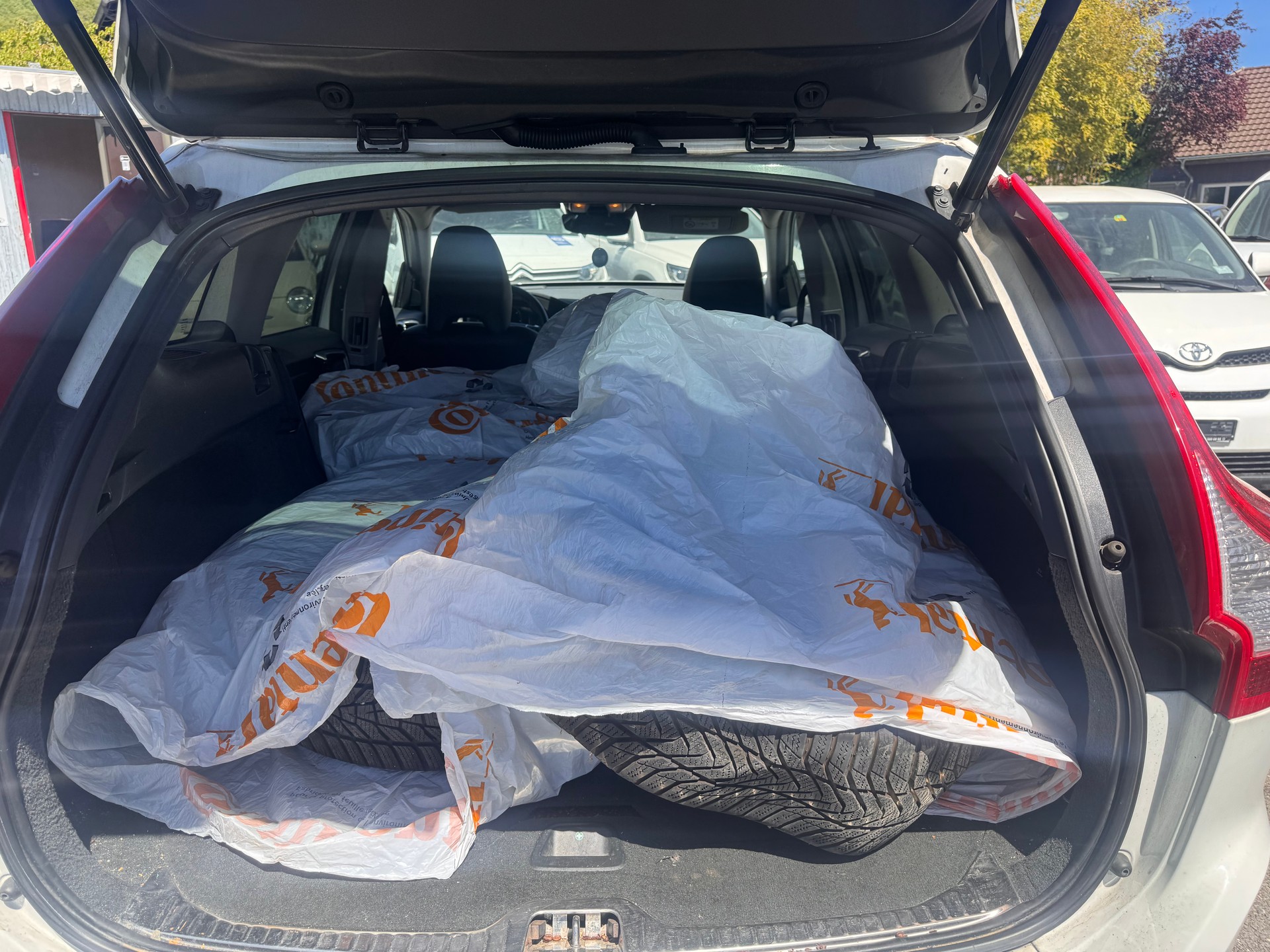 VOLVO XC60 D4 Kinetic Geartronic-image-13