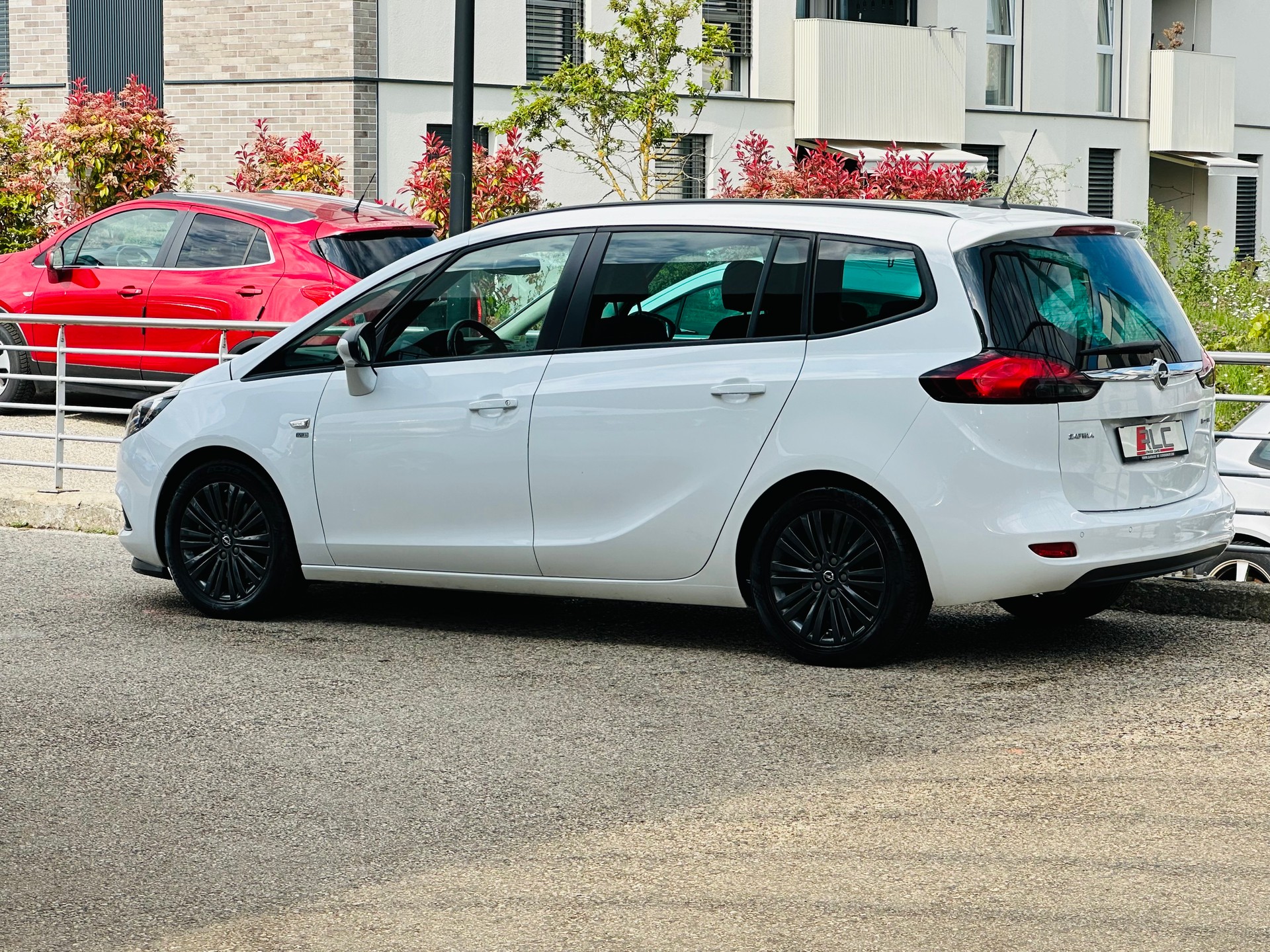 OPEL Zafira 1.6i Turbo 120 Years-image-10