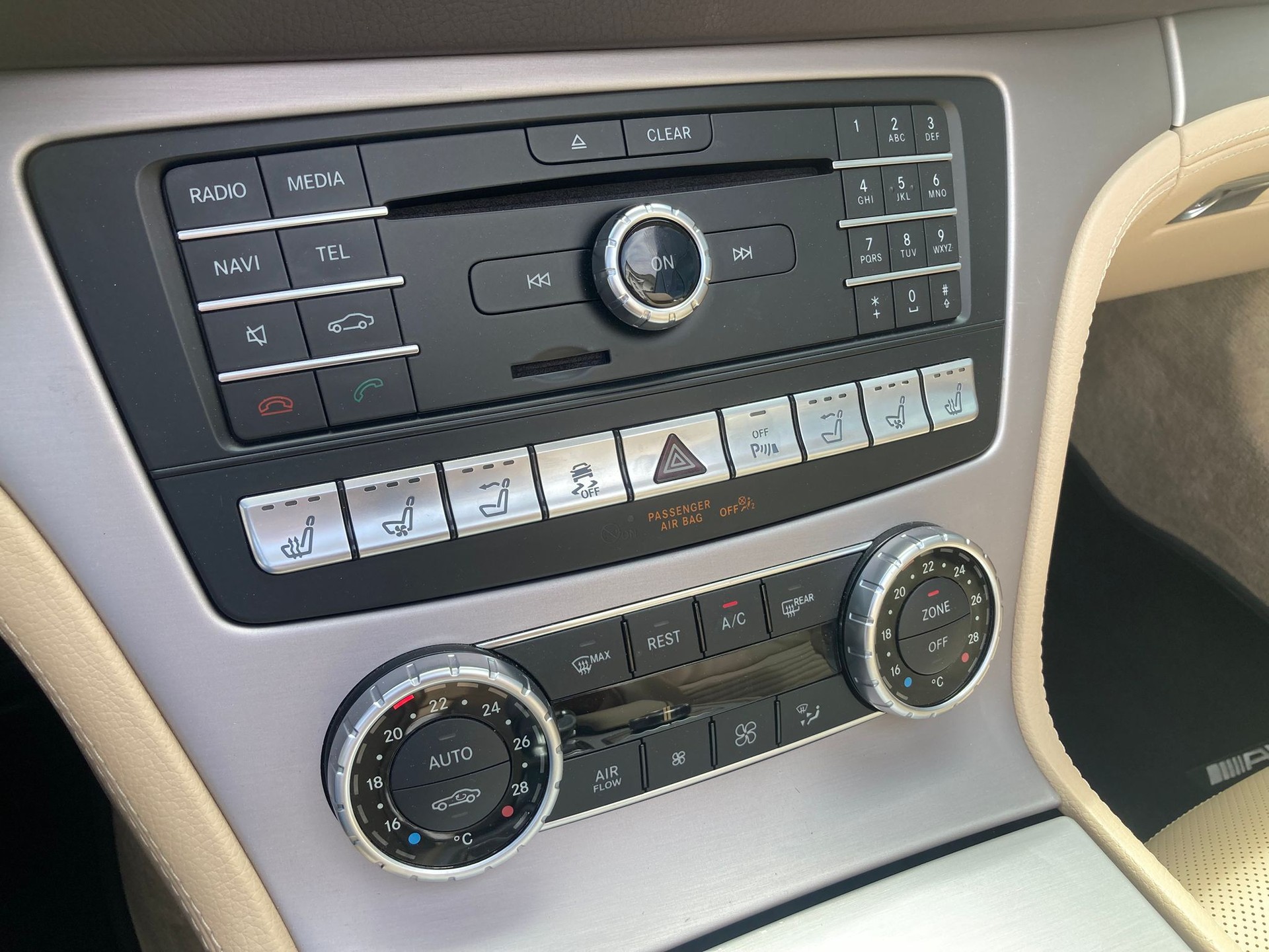 MERCEDES-BENZ SL 400 9G-Tronic-image-18