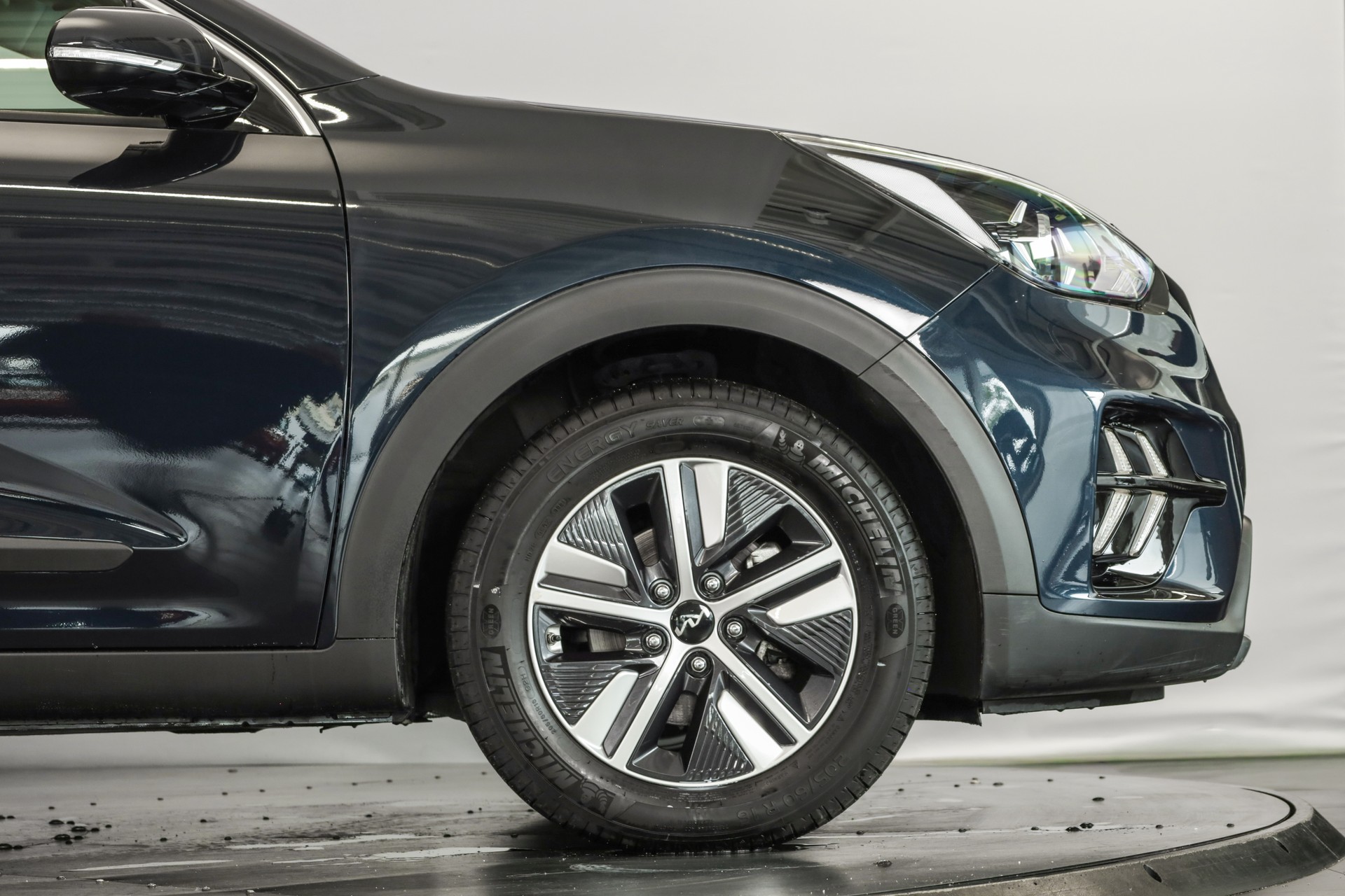 KIA Niro 1.6GDi Hybrid Power DCT-image-4