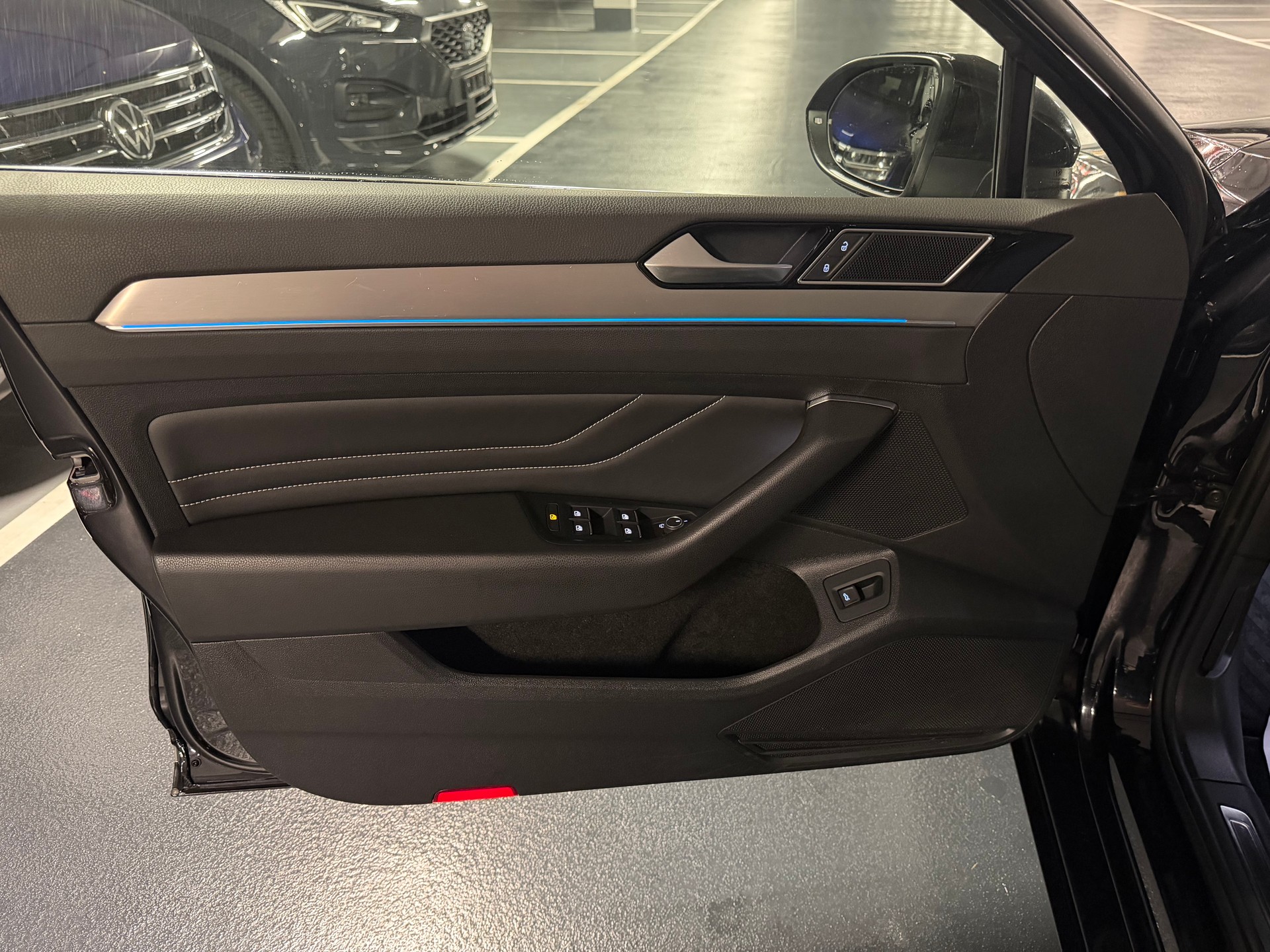 VW Passat 2.0 TDI BMT Elegance DSG-image-8