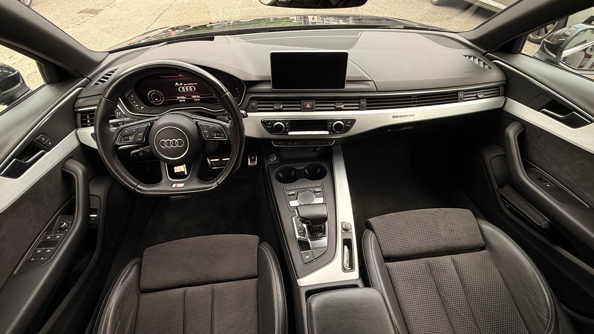 AUDI A4 Avant 2.0 TFSI quattro S-tronic S-LINE-image-8