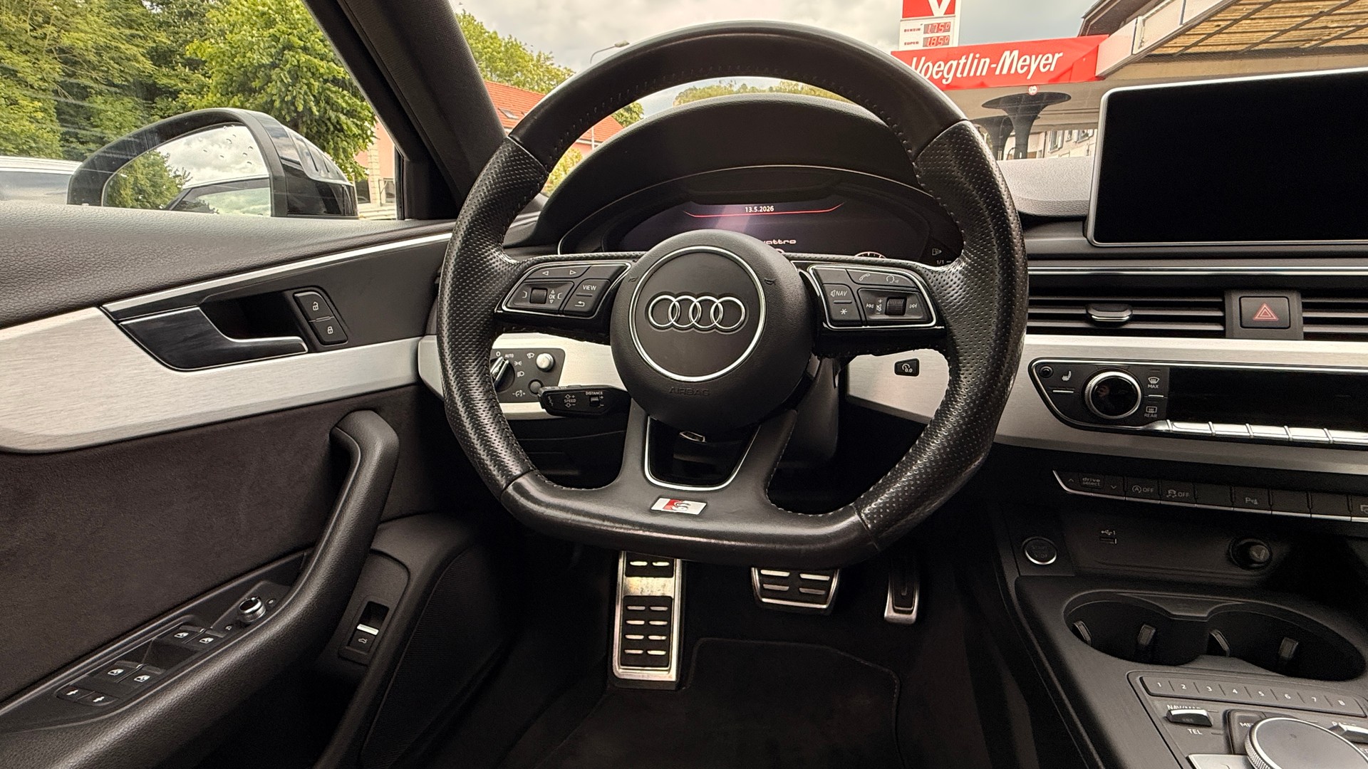 AUDI A4 Avant 2.0 TFSI quattro S-tronic S-LINE-image-9