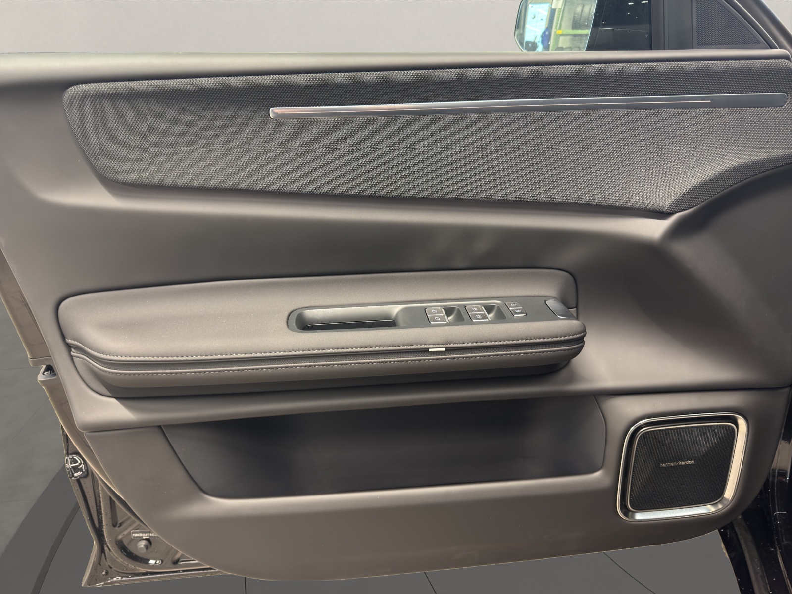 POLESTAR 4 Long Range Dual Motor Performance Prime-image-10