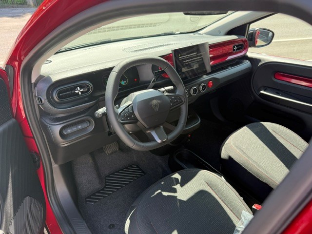 RENAULT Twingo E-Tech Urban Range techno-image-4