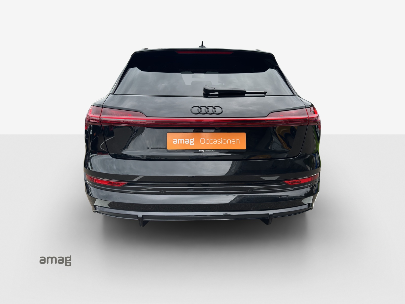 AUDI e-tron 55 S Line quattro-image-3