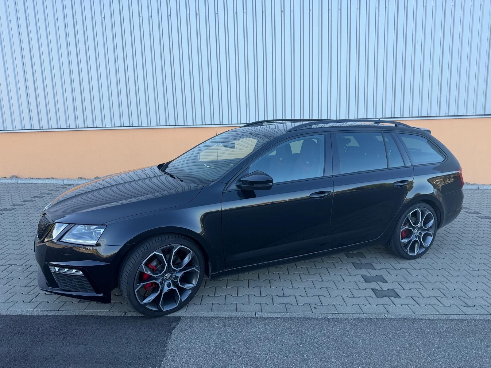 SKODA 2.0 TDI 184 RS 4x4 DSG-image-2