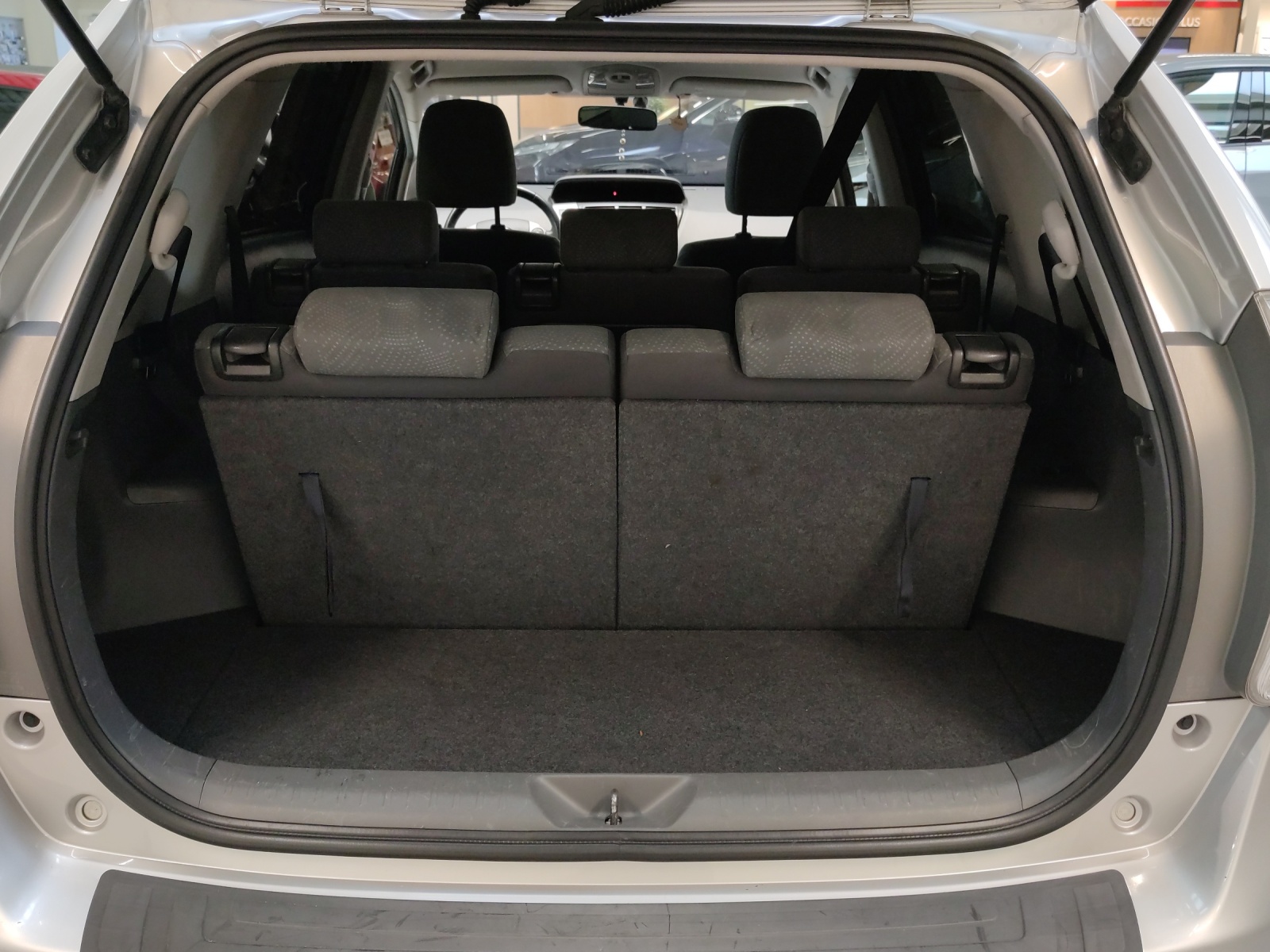 TOYOTA Prius+ Wagon 1.8 VVTi HSD Luna-image-8