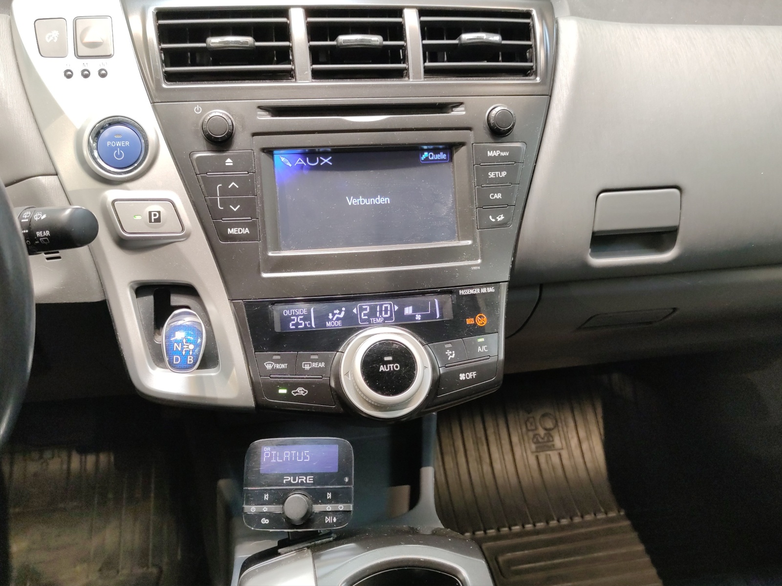 TOYOTA Prius+ Wagon 1.8 VVTi HSD Luna-image-14