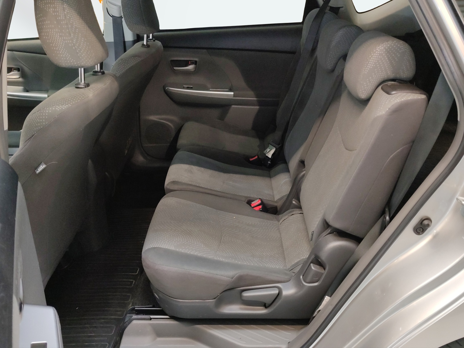 TOYOTA Prius+ Wagon 1.8 VVTi HSD Luna-image-17