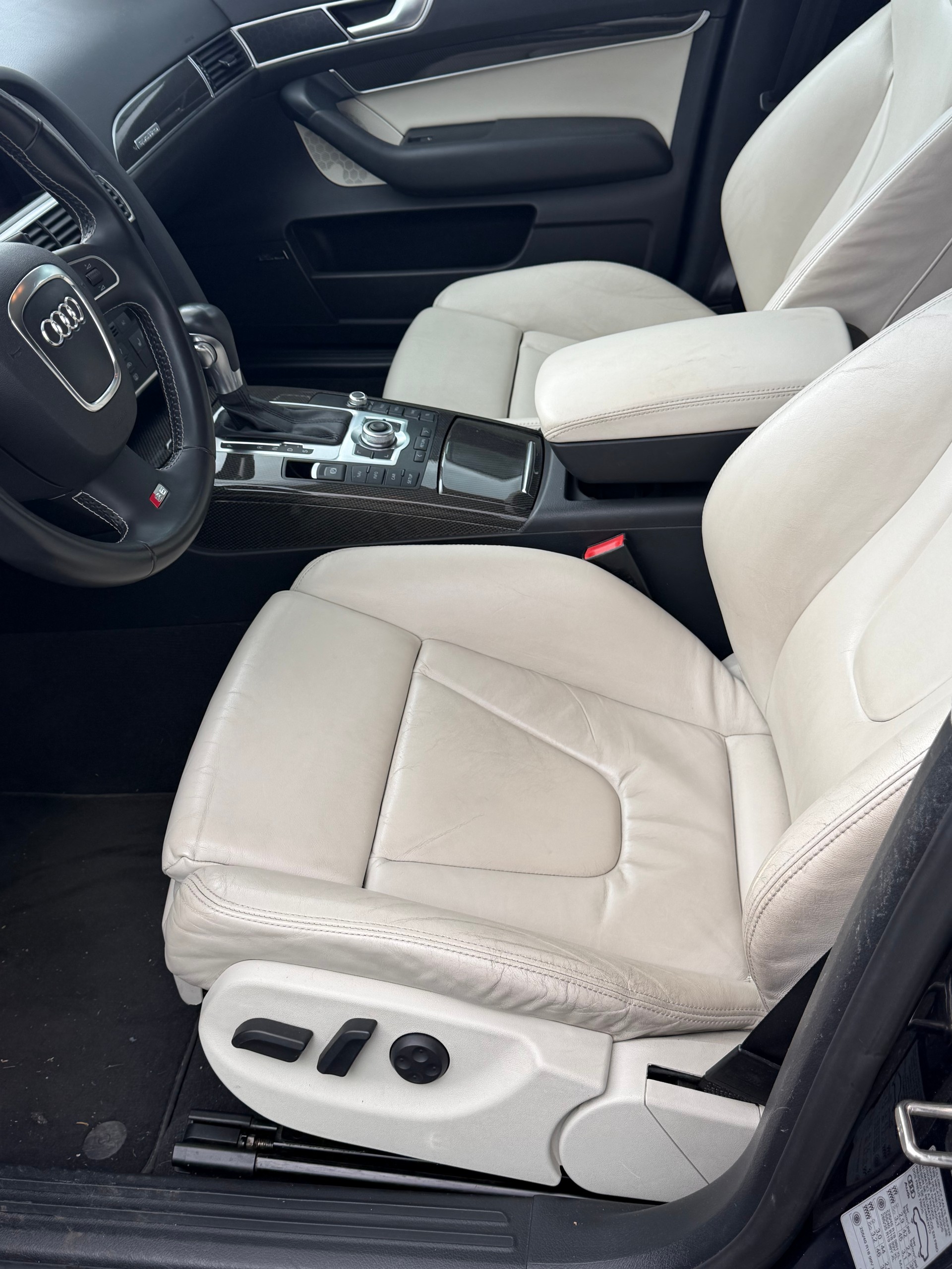 AUDI S6 Limousine 5.2 V10 quattro tiptronic-image-7