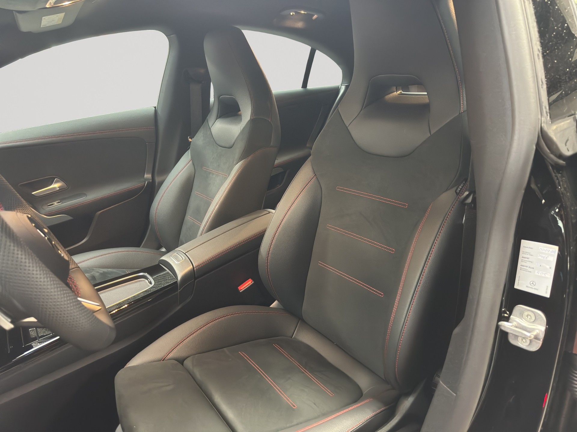 MERCEDES-BENZ CLA 200 7G-DCT AMG-Line-image-5