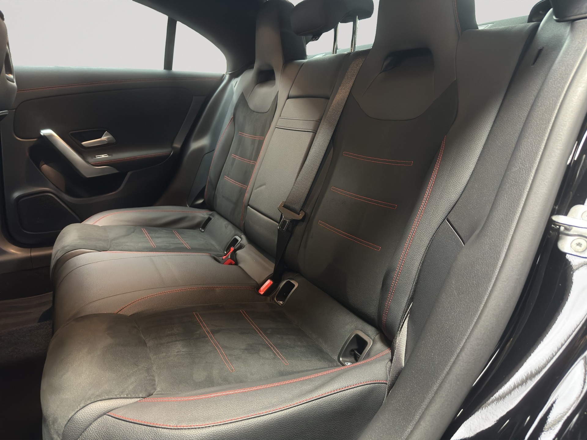 MERCEDES-BENZ CLA 200 7G-DCT AMG-Line-image-7