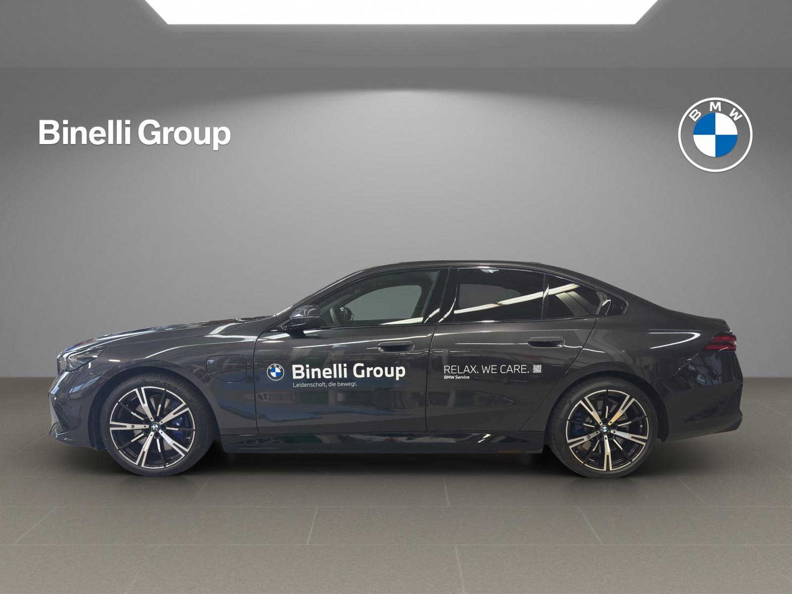 BMW 550e xDrive-showroom-element-2
