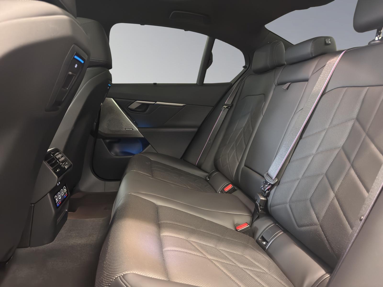 BMW 550e xDrive-image-8