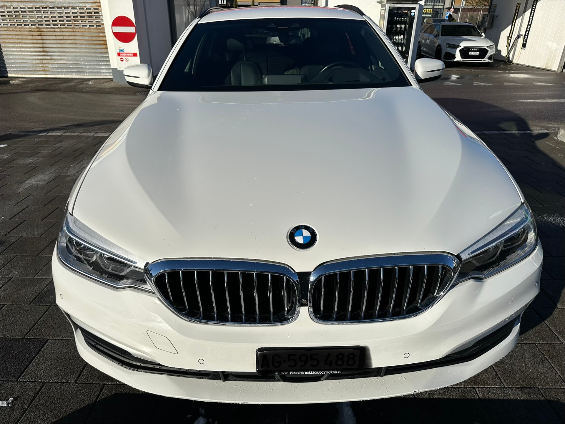 BMW 520d xDrive-image-2