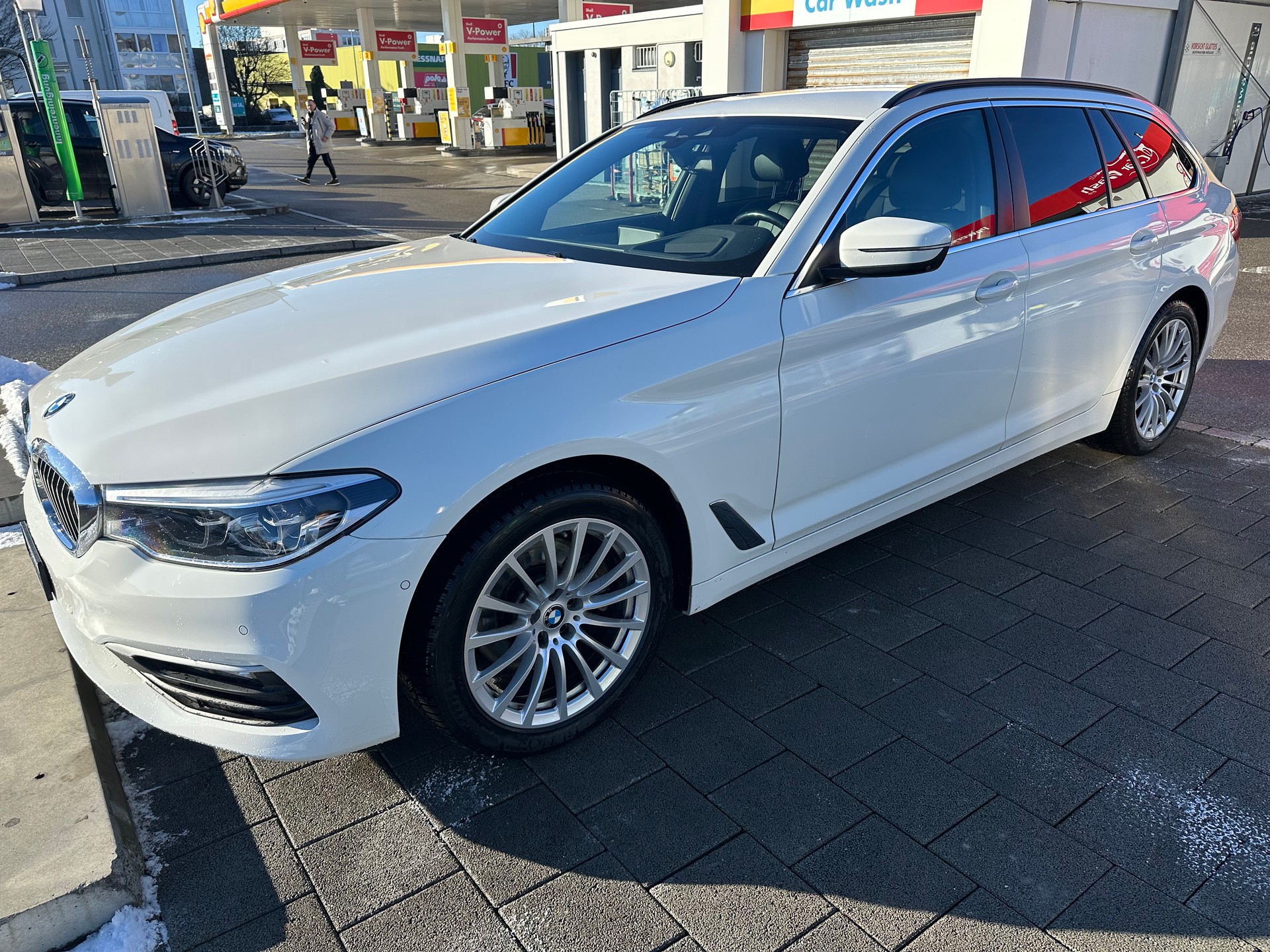 BMW 520d xDrive-image-0