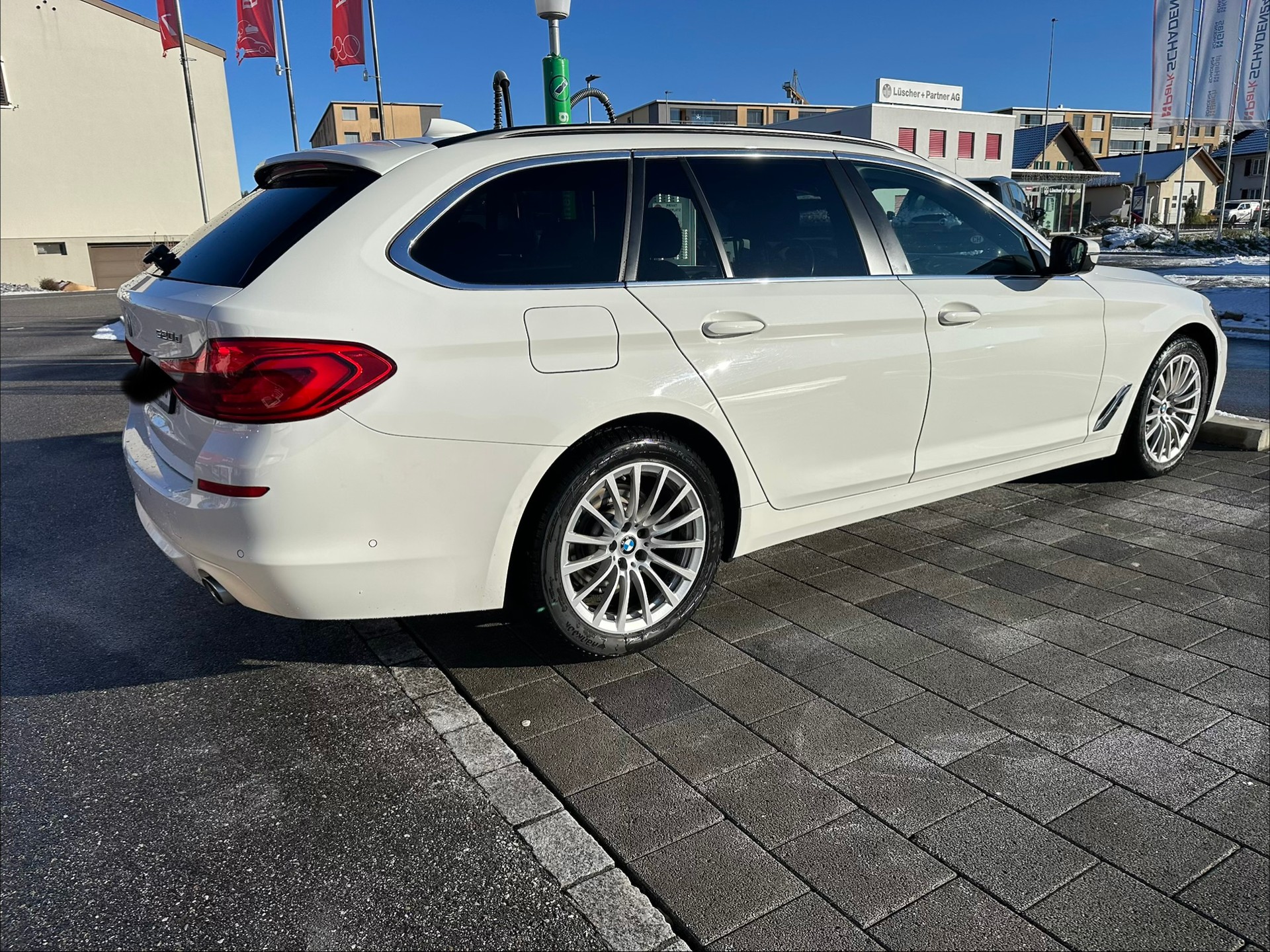BMW 520d xDrive-image-1