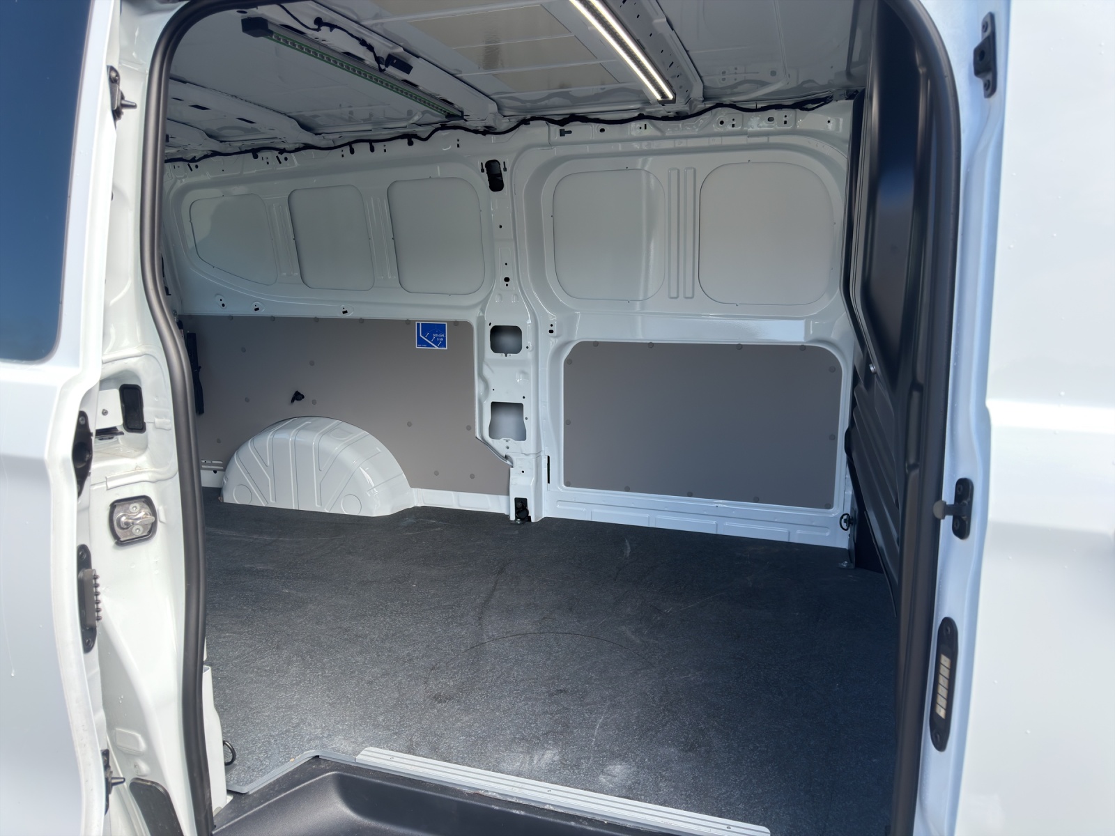 VW Transporter Kastenwagen RS 3500mm-image-11