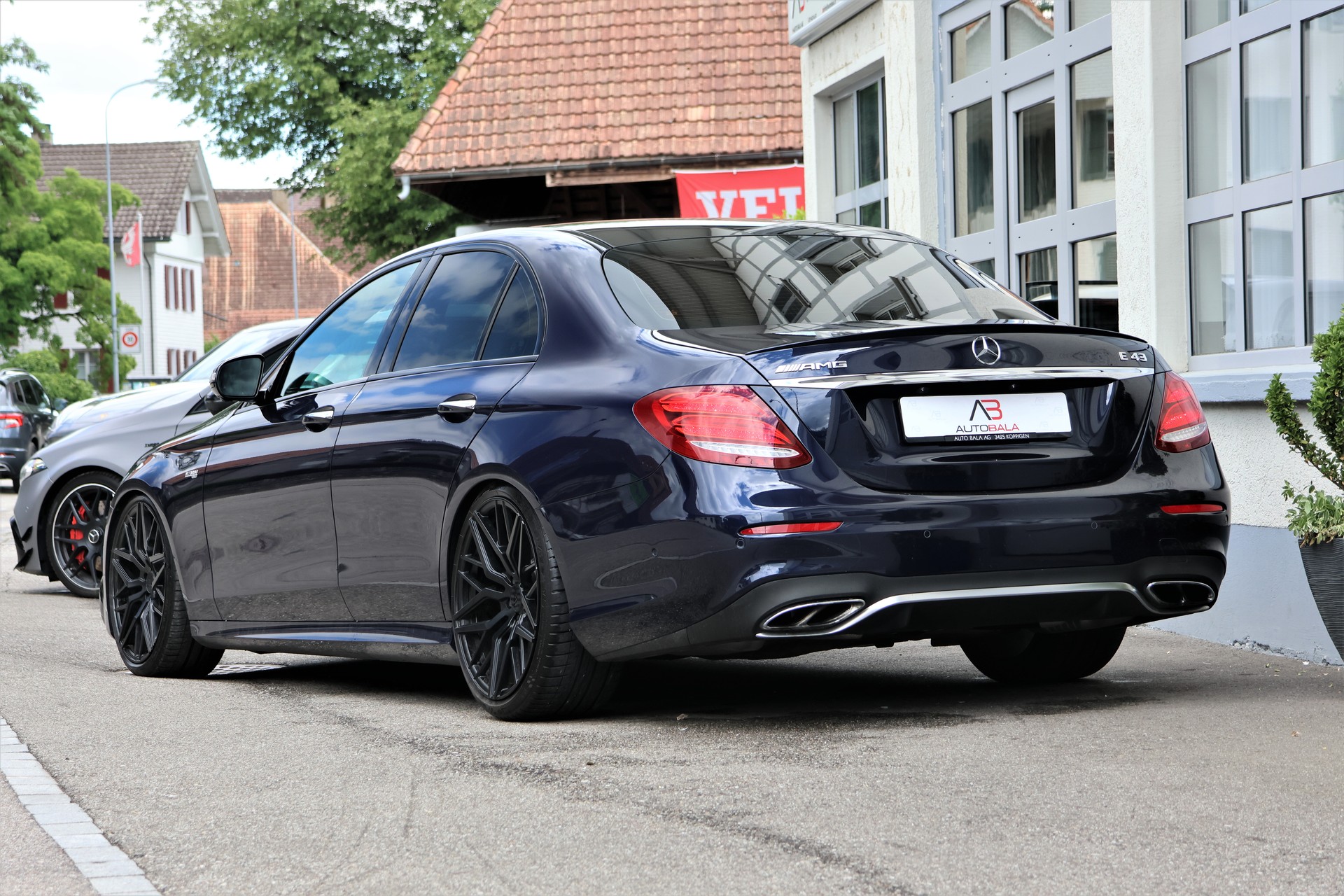 MERCEDES-BENZ E 43 AMG 4Matic 9G-Tronic (CH)-image-2