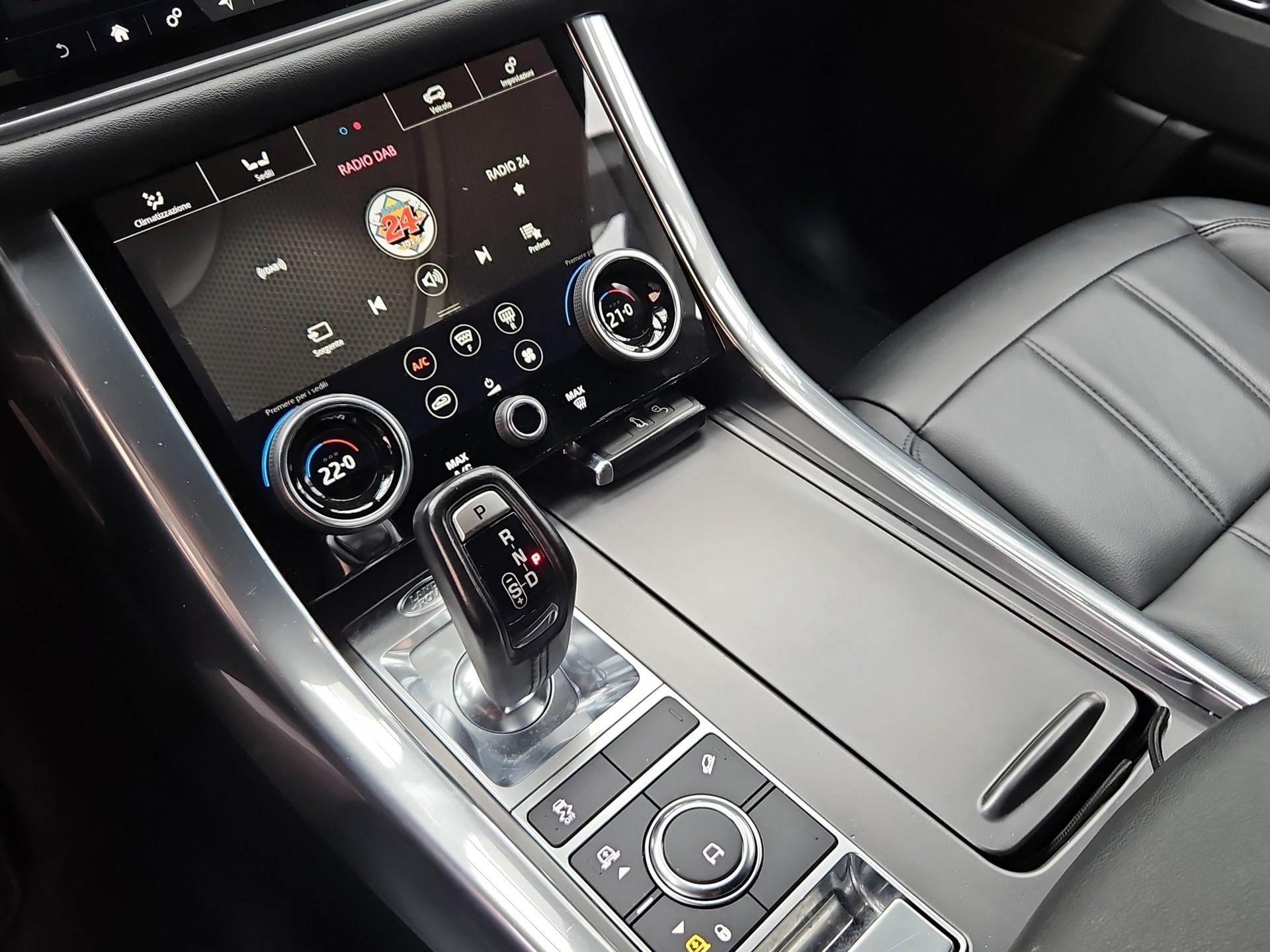 LAND ROVER RR Sport 3.0 SDV6 SE-image-15